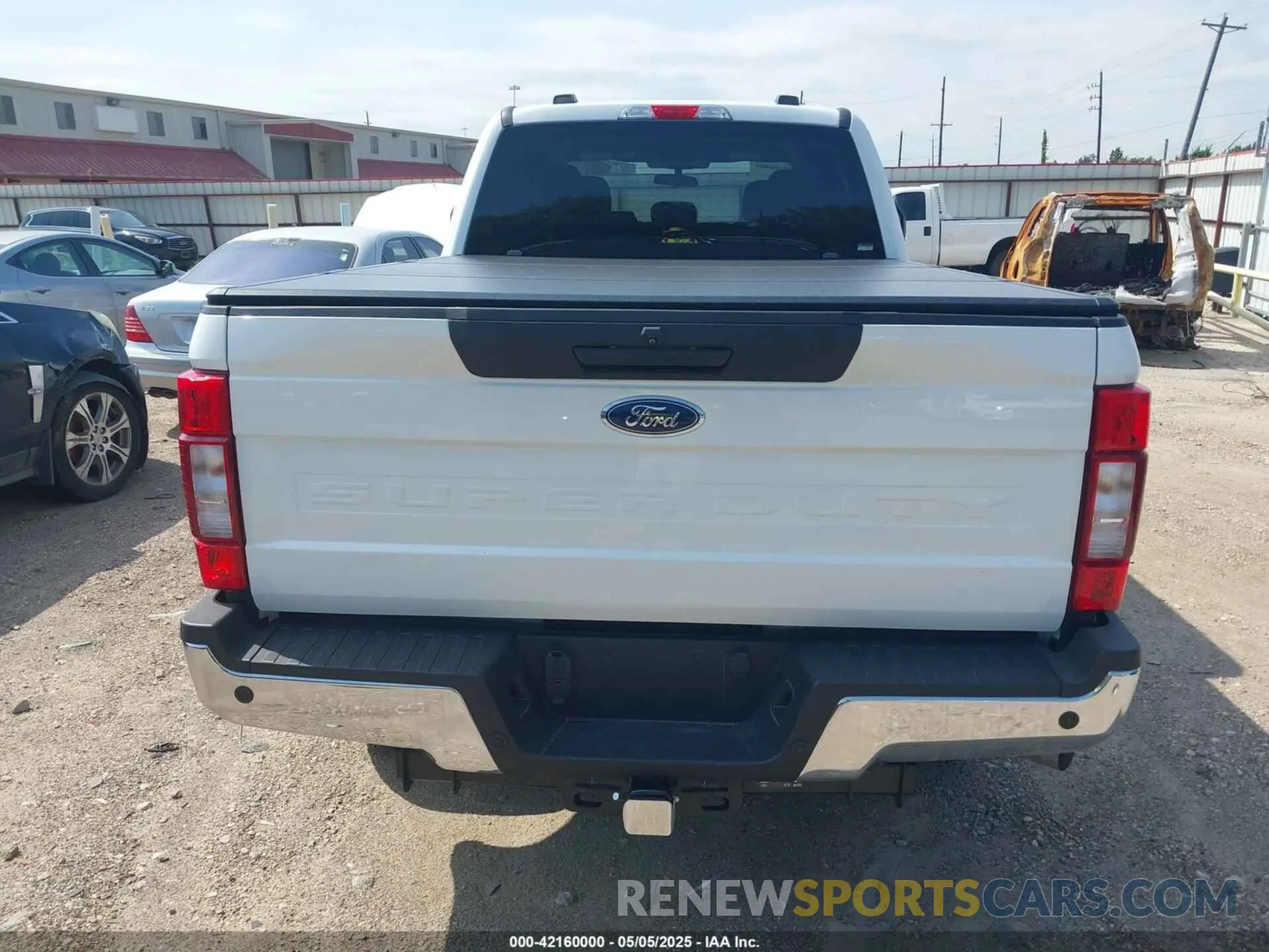 17 Photograph of a damaged car 1FT7W2B63NEF92059 FORD F-250 2022