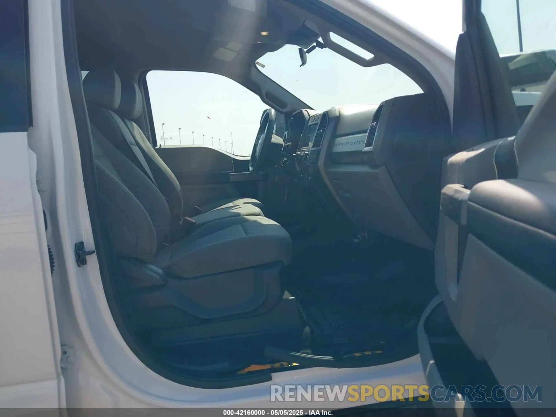 5 Photograph of a damaged car 1FT7W2B63NEF92059 FORD F-250 2022