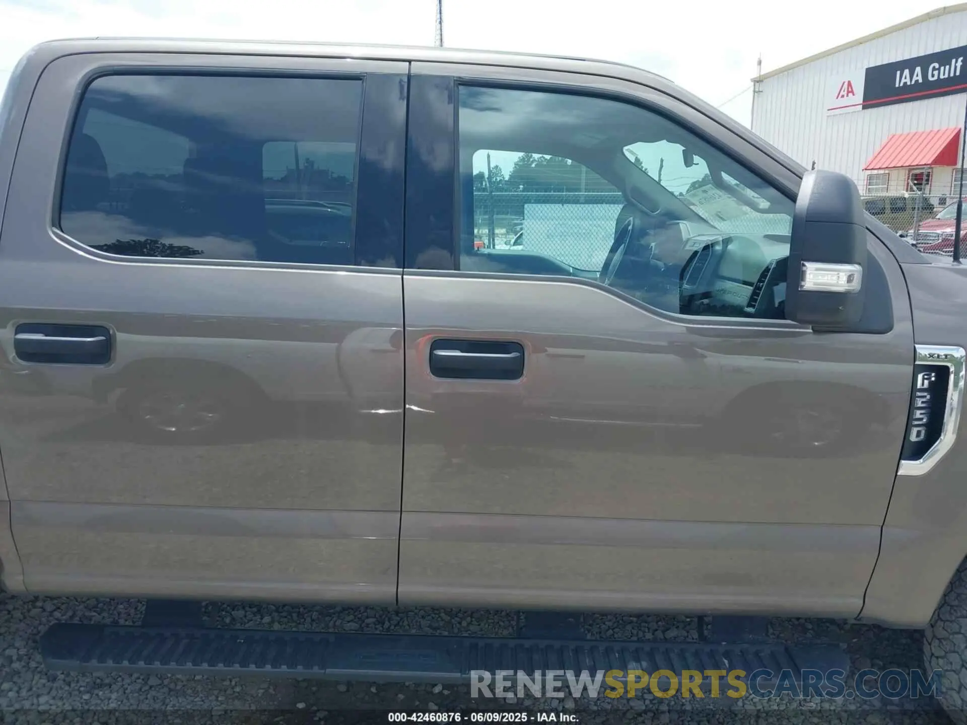 13 Photograph of a damaged car 1FT7W2B65NEG36112 FORD F-250 2022