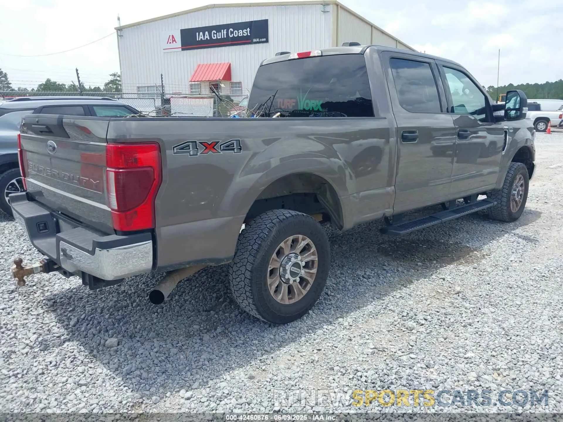 4 Photograph of a damaged car 1FT7W2B65NEG36112 FORD F-250 2022