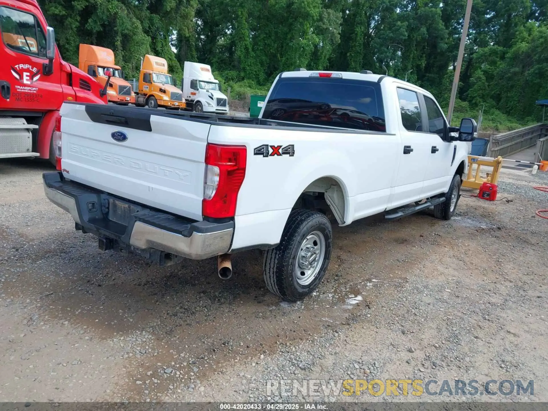 4 Photograph of a damaged car 1FT7W2B68NEF97337 FORD F-250 2022