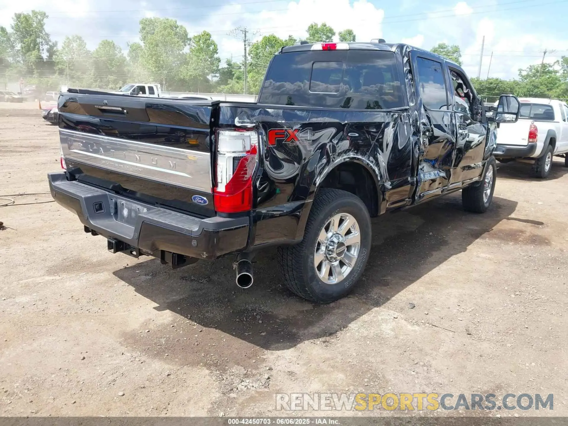 4 Photograph of a damaged car 1FT7W2BN0NEG39538 FORD F-250 2022
