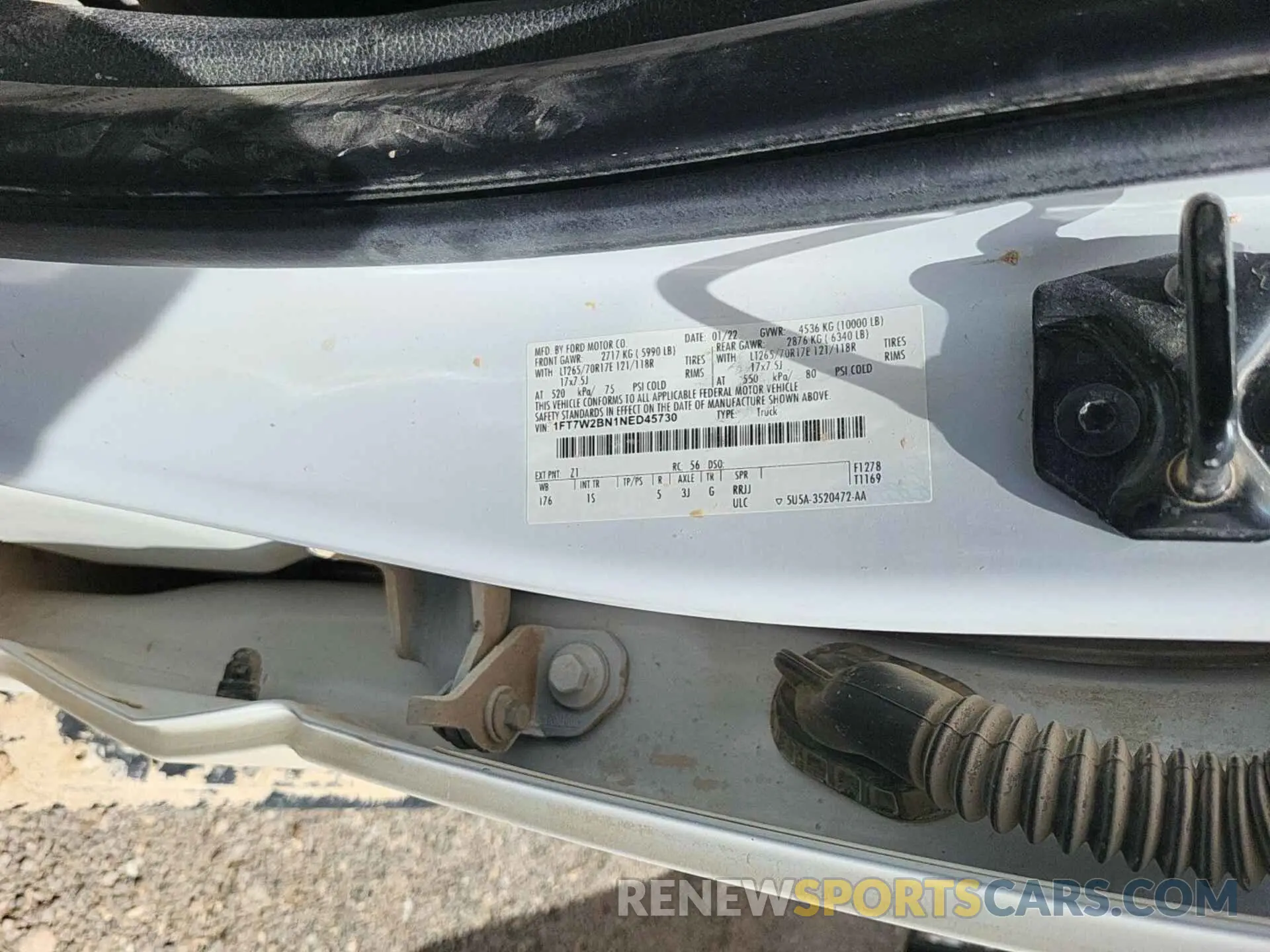 9 Photograph of a damaged car 1FT7W2BN1NED45730 FORD F-250 2022