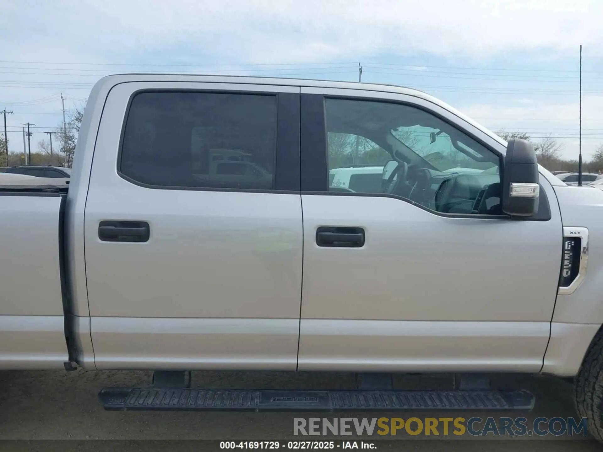 13 Photograph of a damaged car 1FT7W2BN1NED76735 FORD F-250 2022