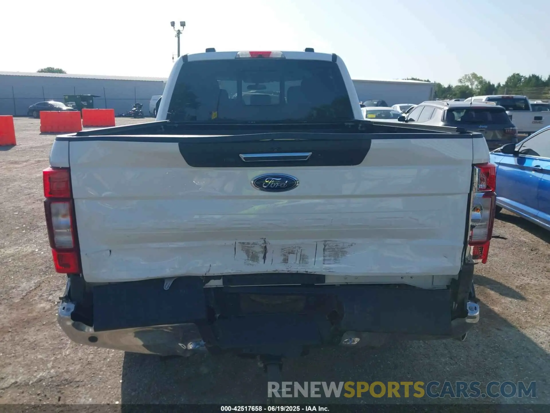 16 Photograph of a damaged car 1FT7W2BN2NEF55530 FORD F-250 2022