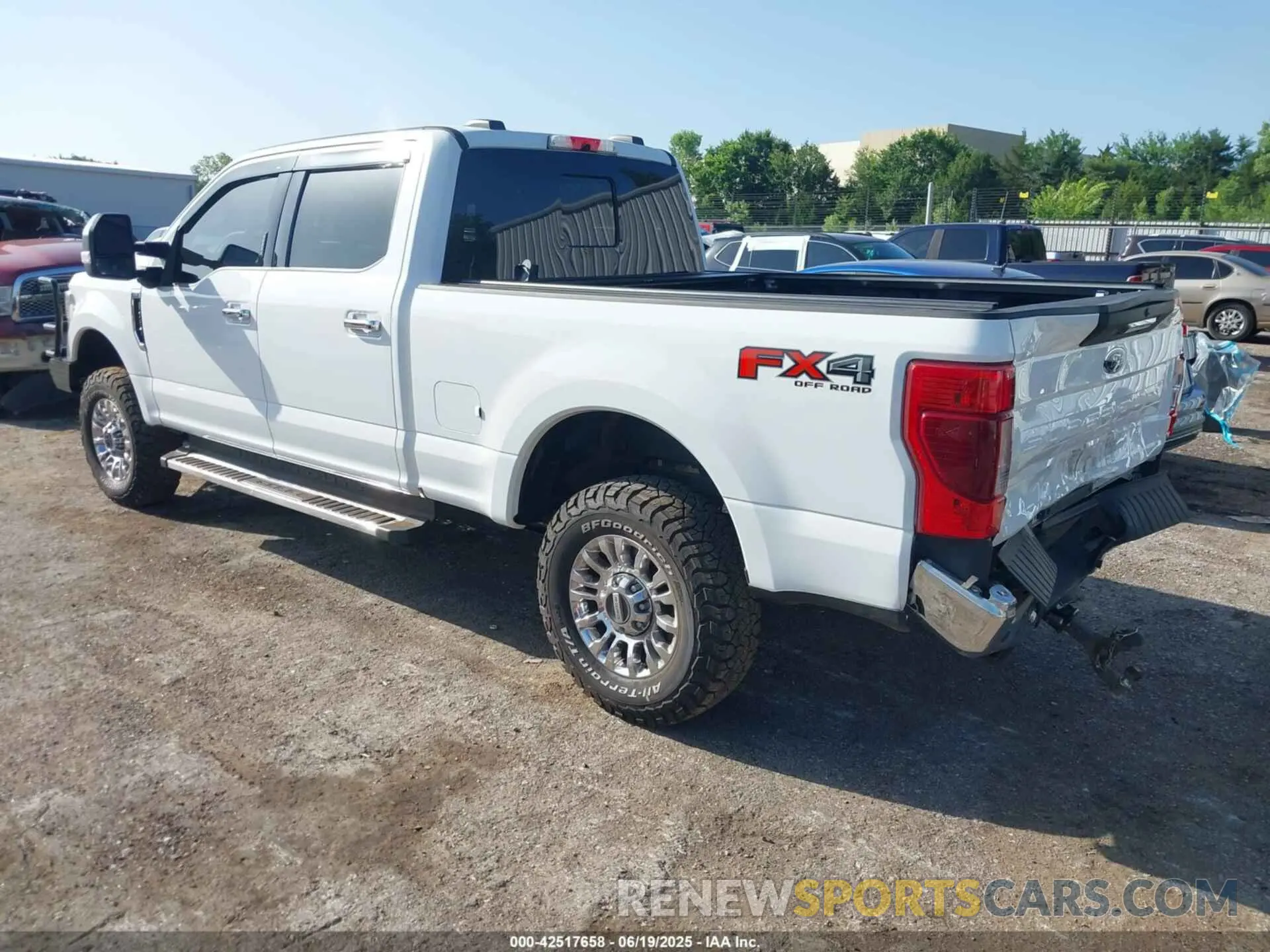 3 Photograph of a damaged car 1FT7W2BN2NEF55530 FORD F-250 2022