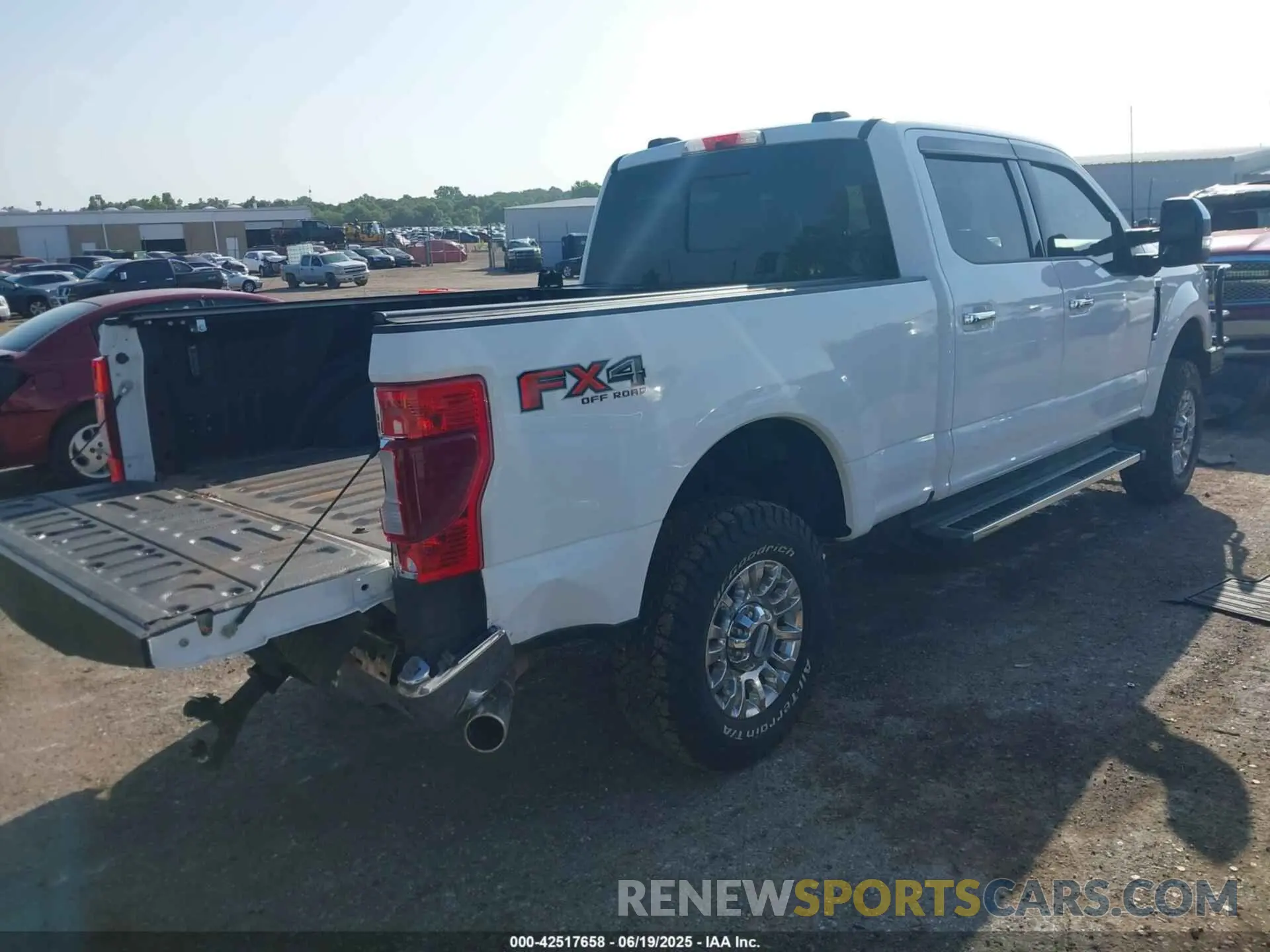 4 Photograph of a damaged car 1FT7W2BN2NEF55530 FORD F-250 2022