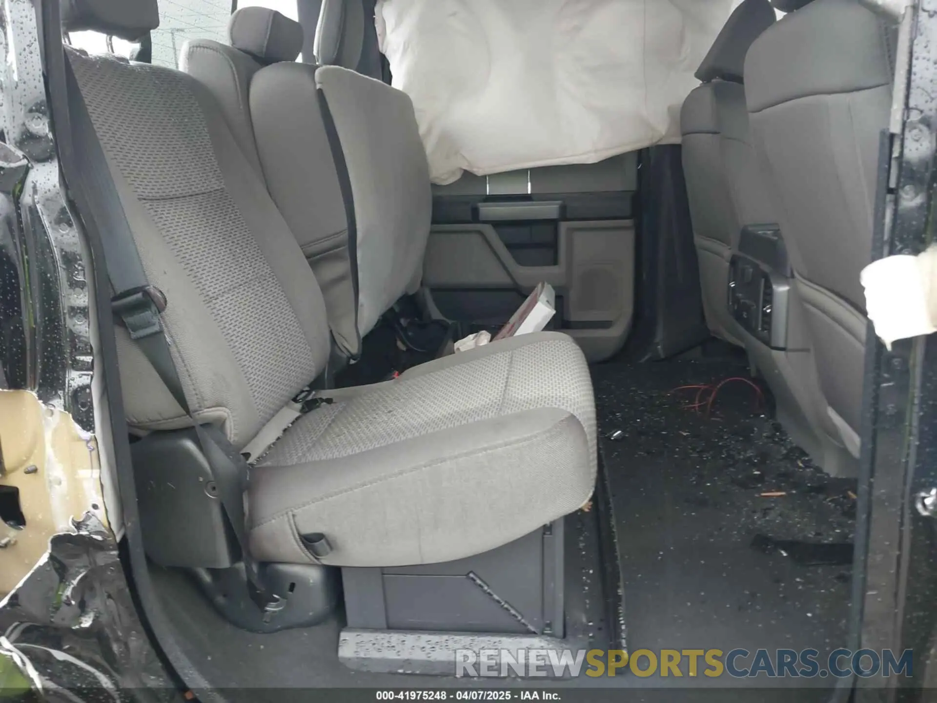 8 Photograph of a damaged car 1FT7W2BN3NEF50675 FORD F-250 2022