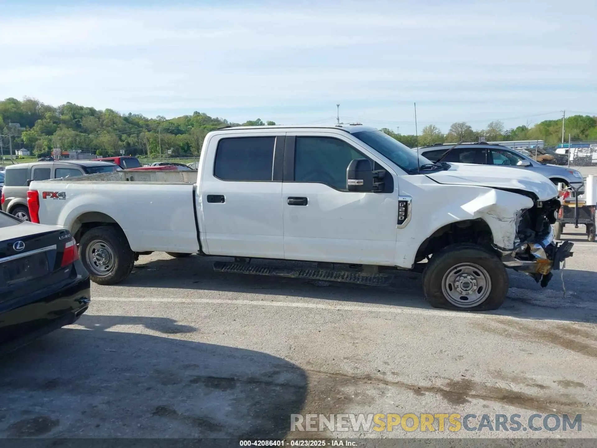 13 Photograph of a damaged car 1FT7W2BN6NEF62982 FORD F-250 2022