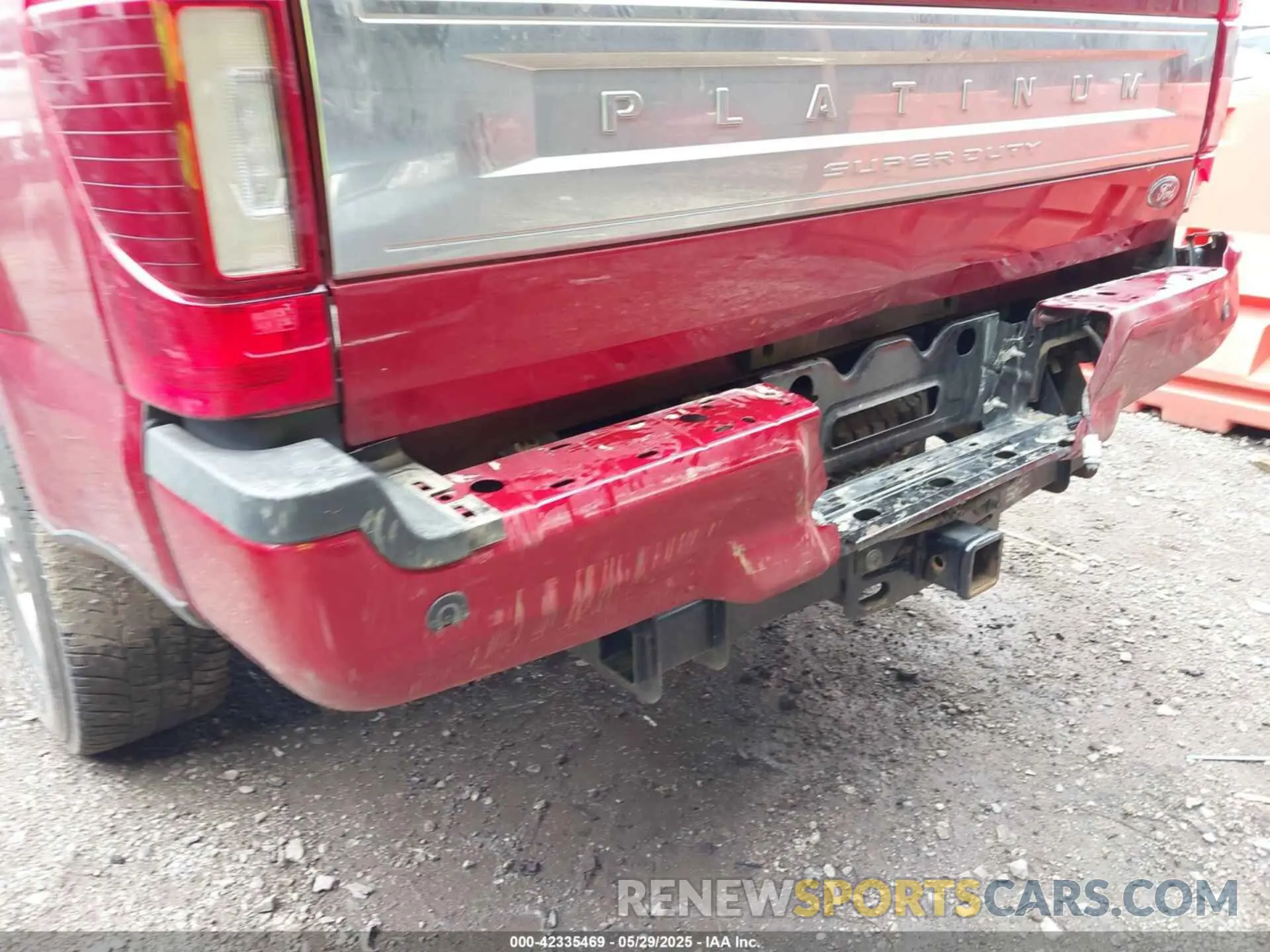 12 Photograph of a damaged car 1FT7W2BT0NED04388 FORD F-250 2022