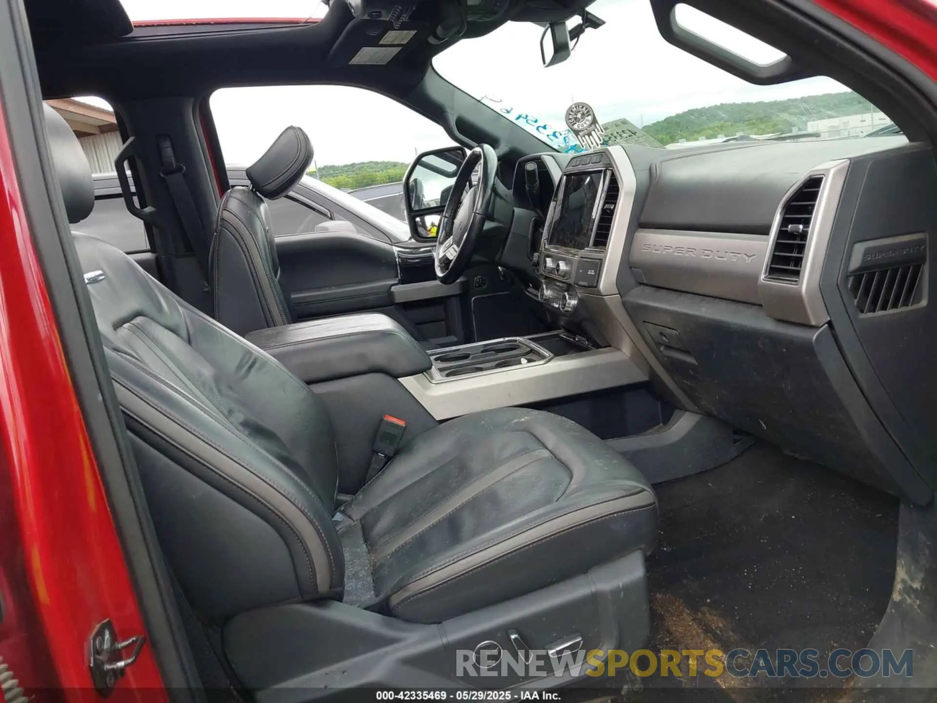 5 Photograph of a damaged car 1FT7W2BT0NED04388 FORD F-250 2022