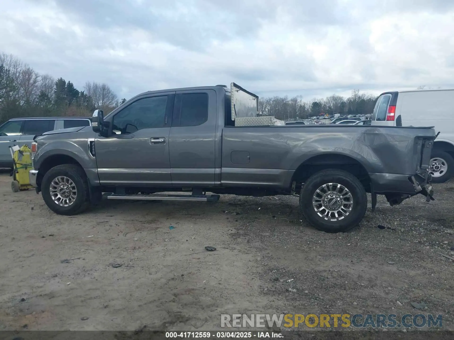 14 Photograph of a damaged car 1FT7X2A65NED82853 FORD F-250 2022