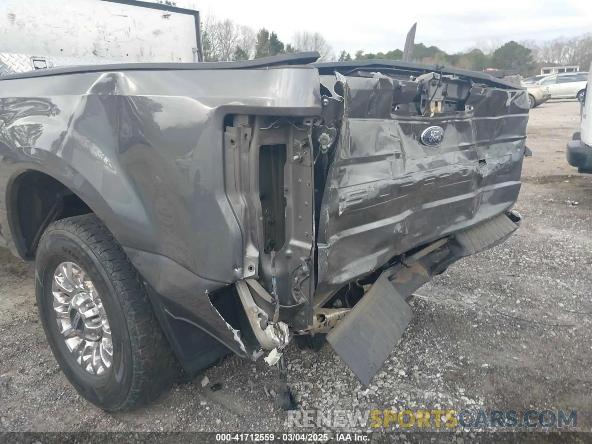 6 Photograph of a damaged car 1FT7X2A65NED82853 FORD F-250 2022