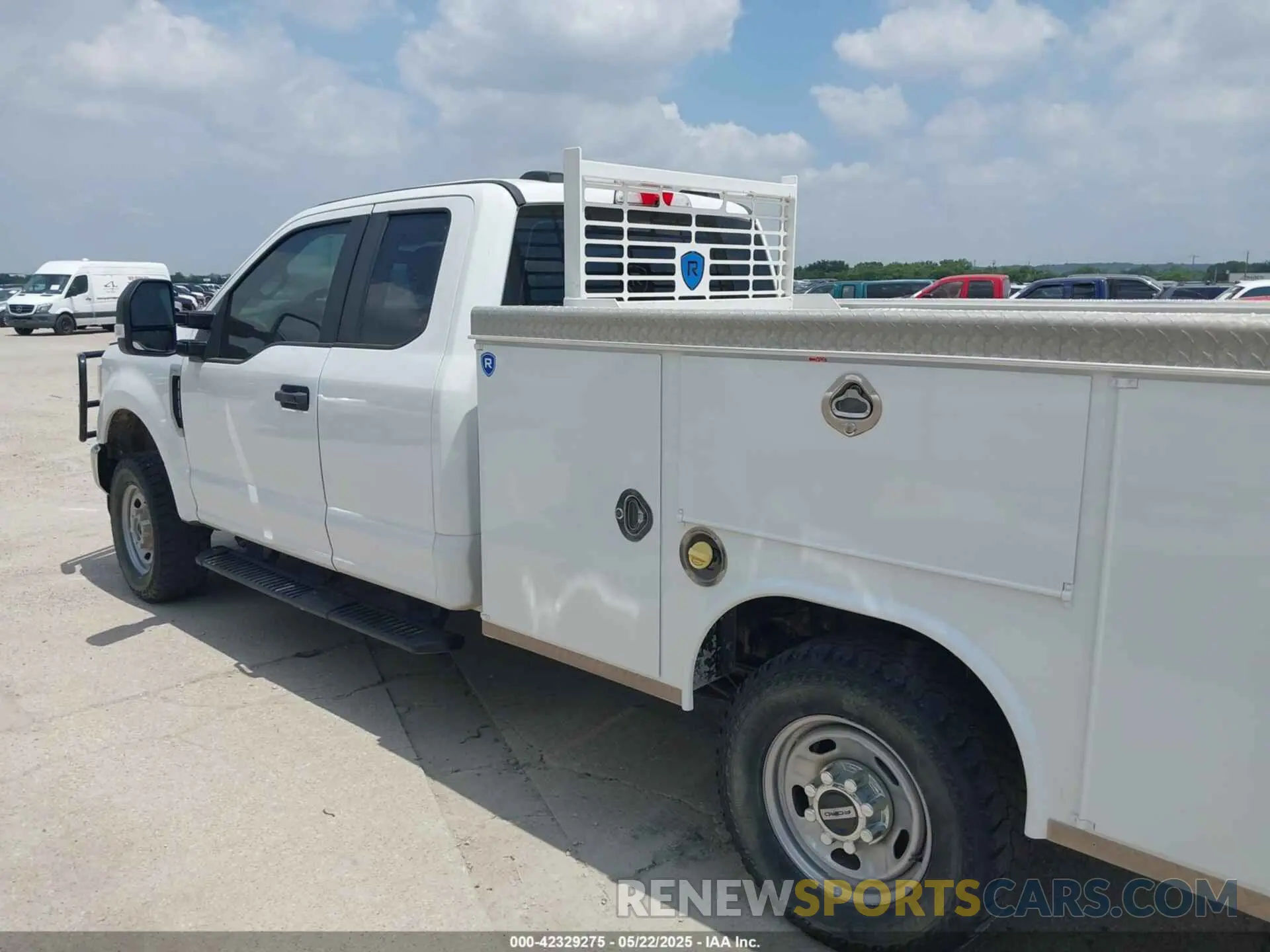 14 Photograph of a damaged car 1FT7X2B60NED00817 FORD F-250 2022