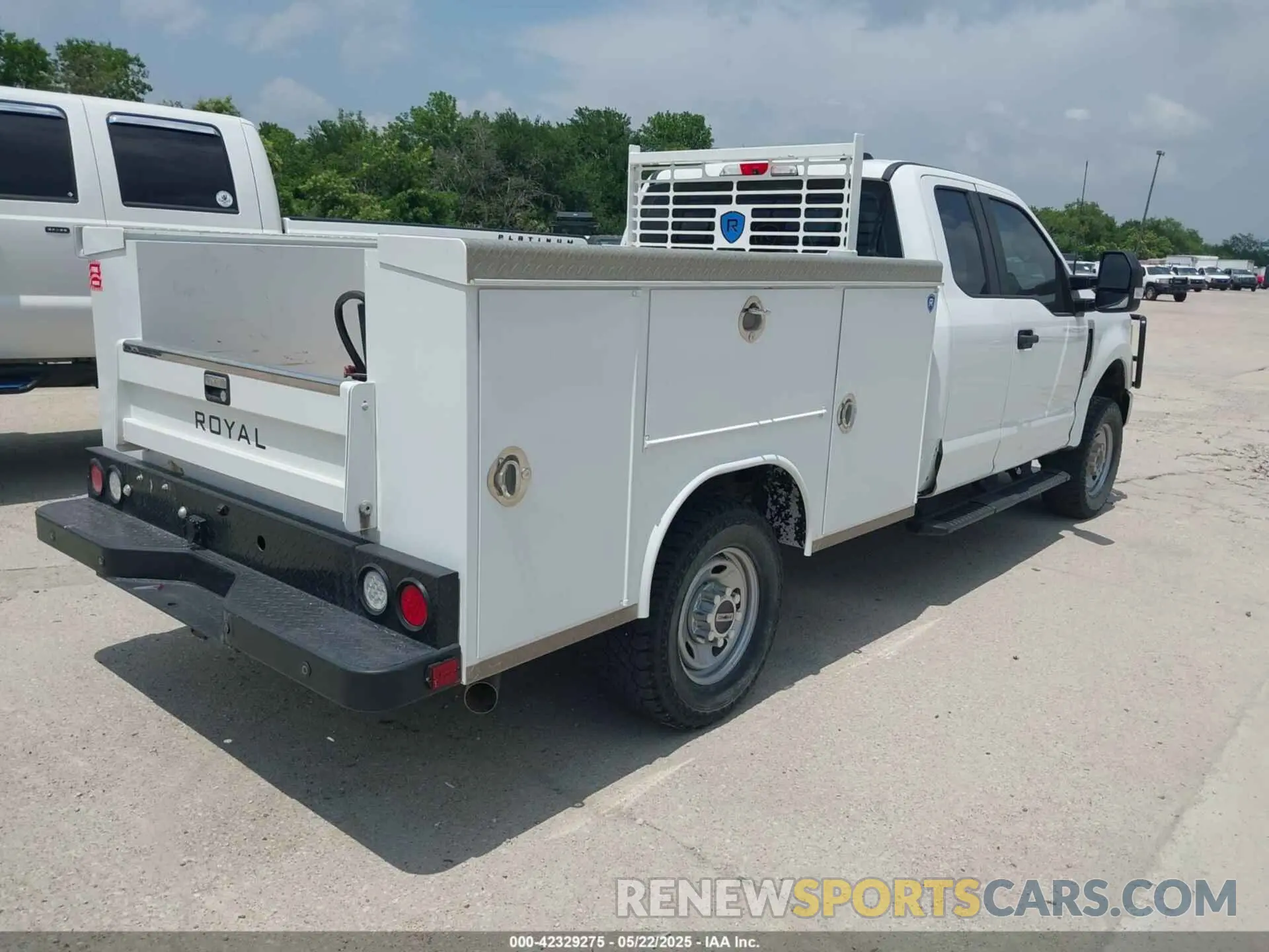 4 Photograph of a damaged car 1FT7X2B60NED00817 FORD F-250 2022