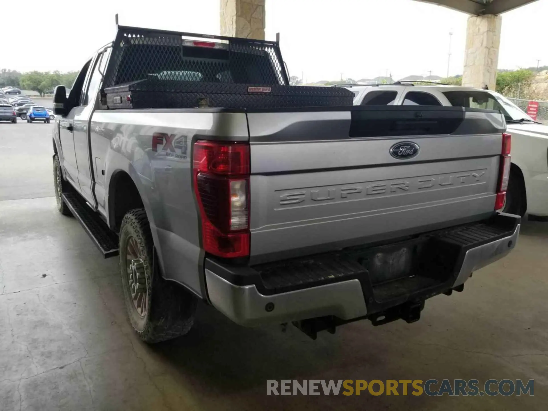 18 Photograph of a damaged car 1FT7X2B61NEC14707 FORD F-250 2022