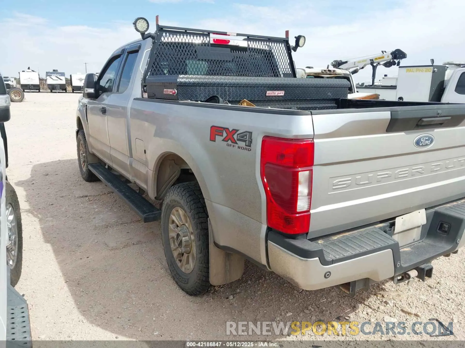 3 Photograph of a damaged car 1FT7X2B63NEC14787 FORD F-250 2022