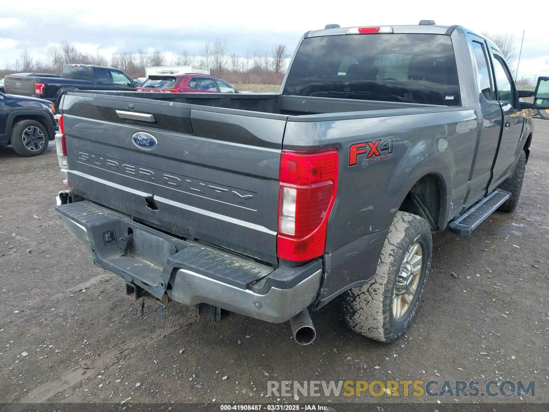 4 Photograph of a damaged car 1FT7X2B68NEC54413 FORD F-250 2022