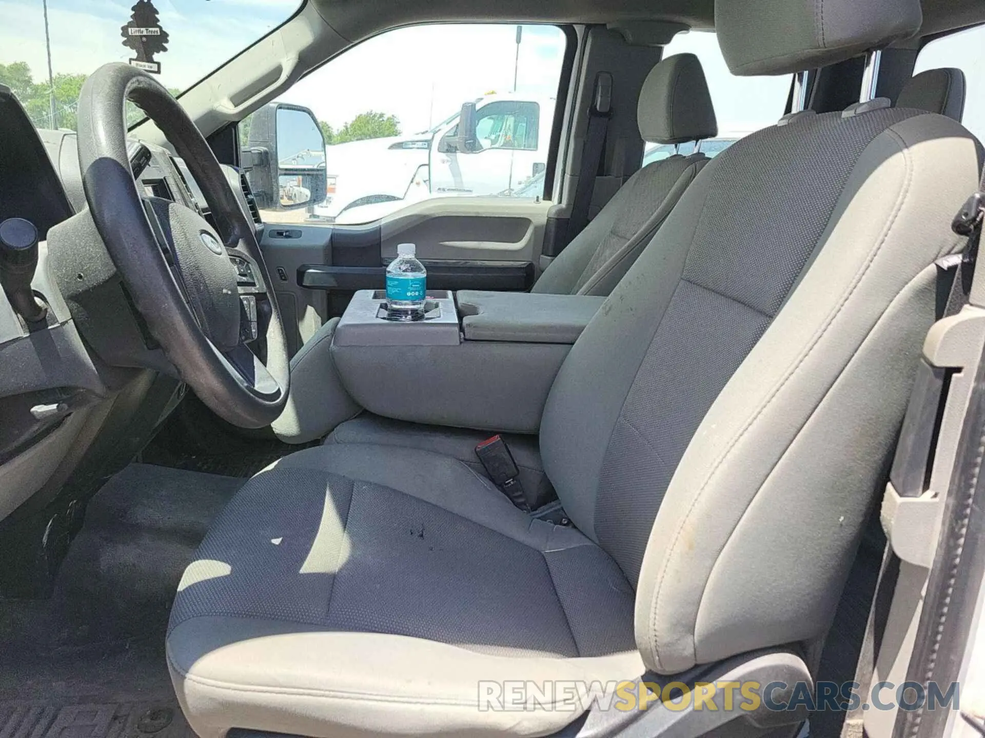 9 Photograph of a damaged car 1FT7X2B68NED04596 FORD F-250 2022