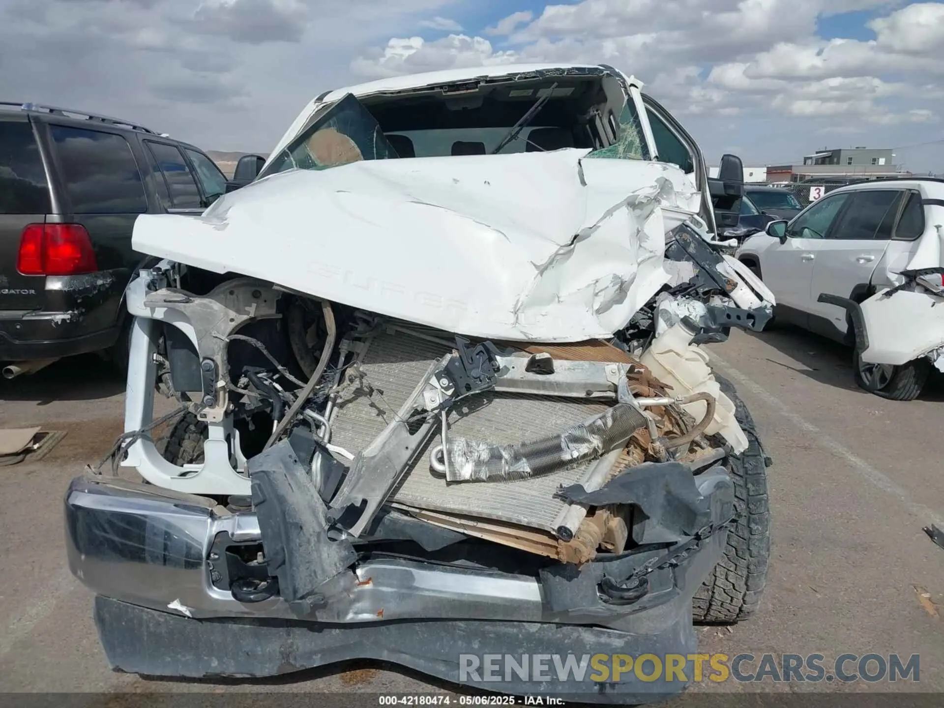 12 Photograph of a damaged car 1FT7X2B6XNED56764 FORD F-250 2022
