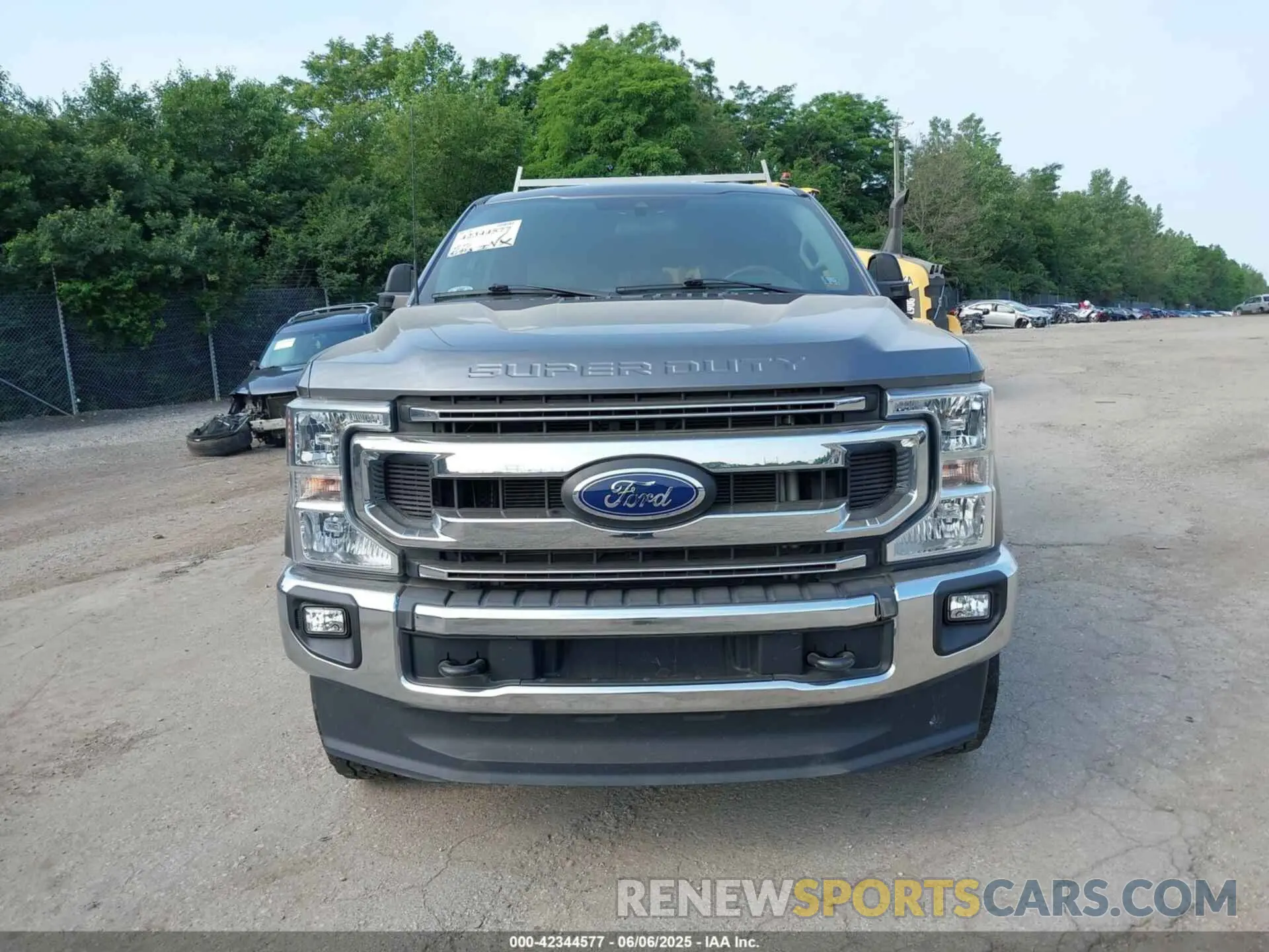 13 Photograph of a damaged car 1FT7X2BN0NED55131 FORD F-250 2022