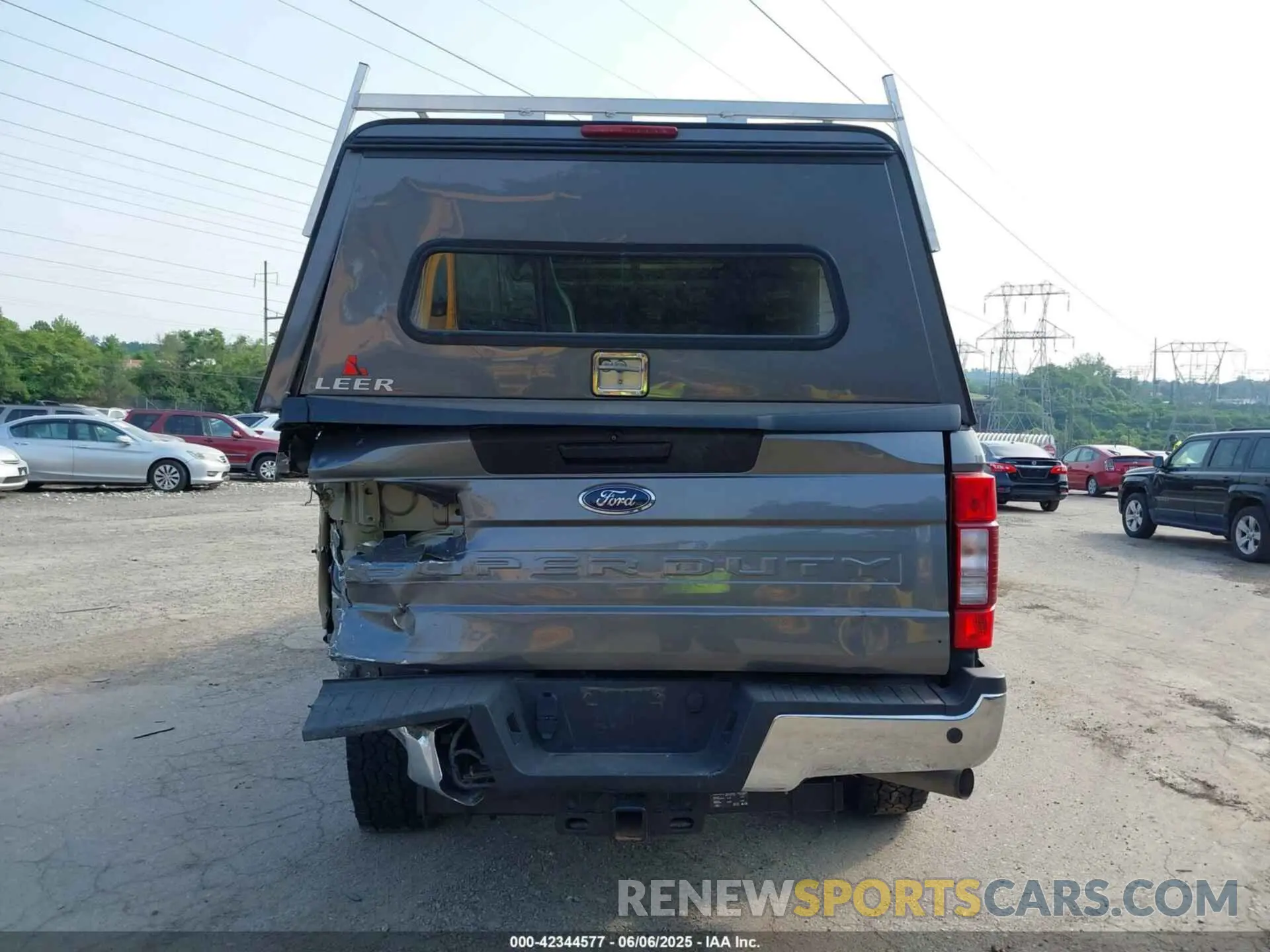 17 Photograph of a damaged car 1FT7X2BN0NED55131 FORD F-250 2022