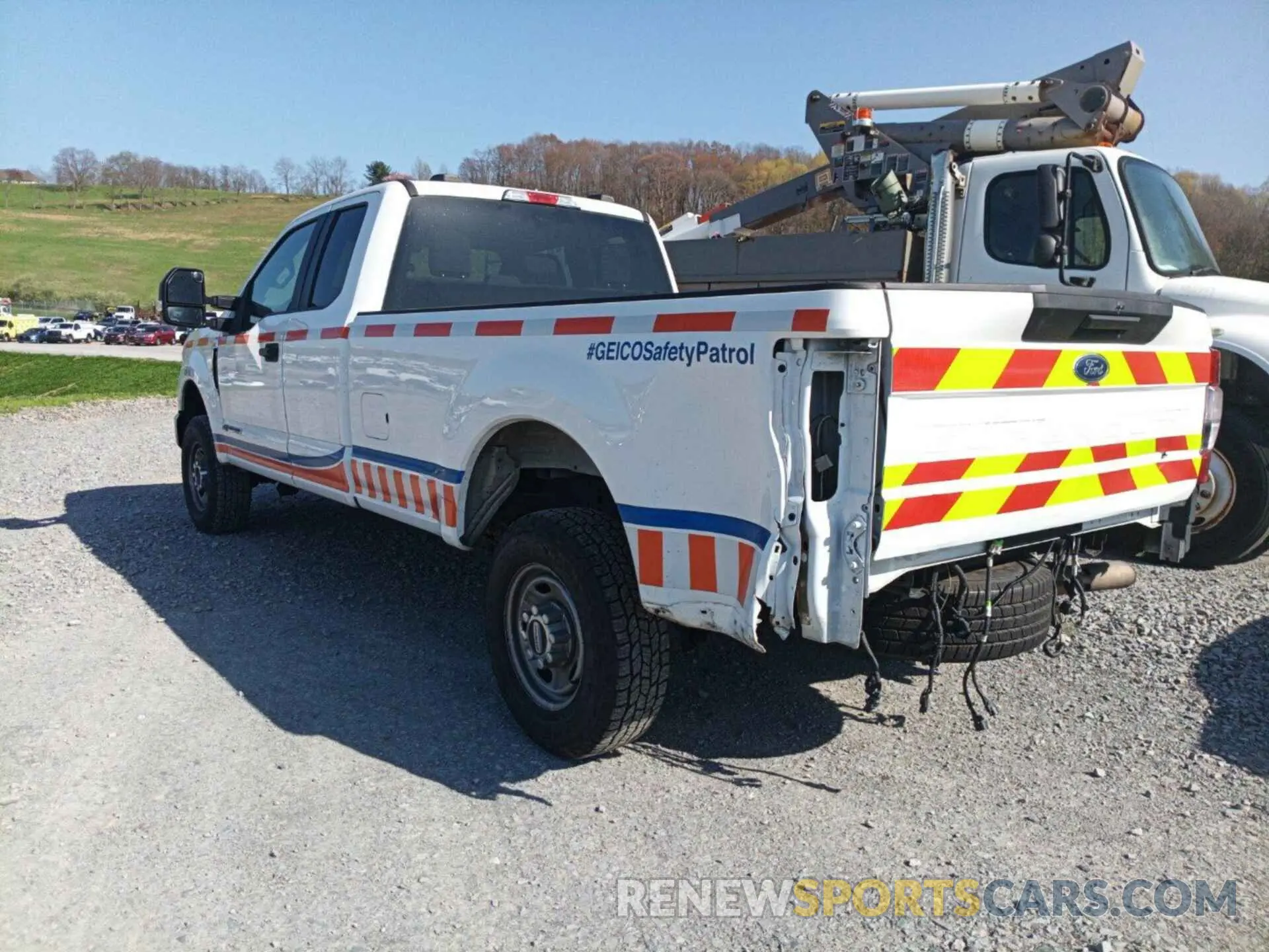 17 Photograph of a damaged car 1FT7X2BT2NEE43242 FORD F-250 2022
