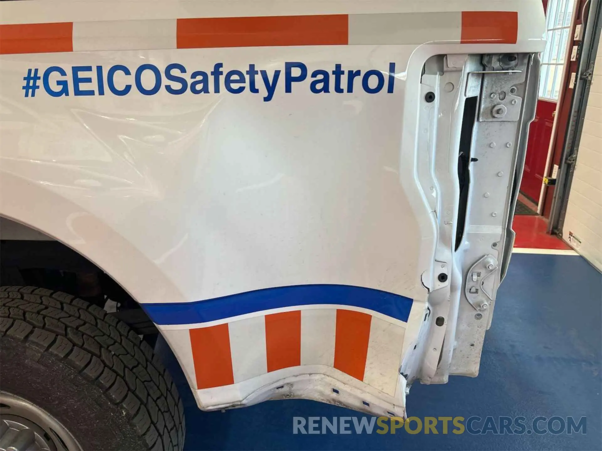 18 Photograph of a damaged car 1FT7X2BT2NEE43242 FORD F-250 2022