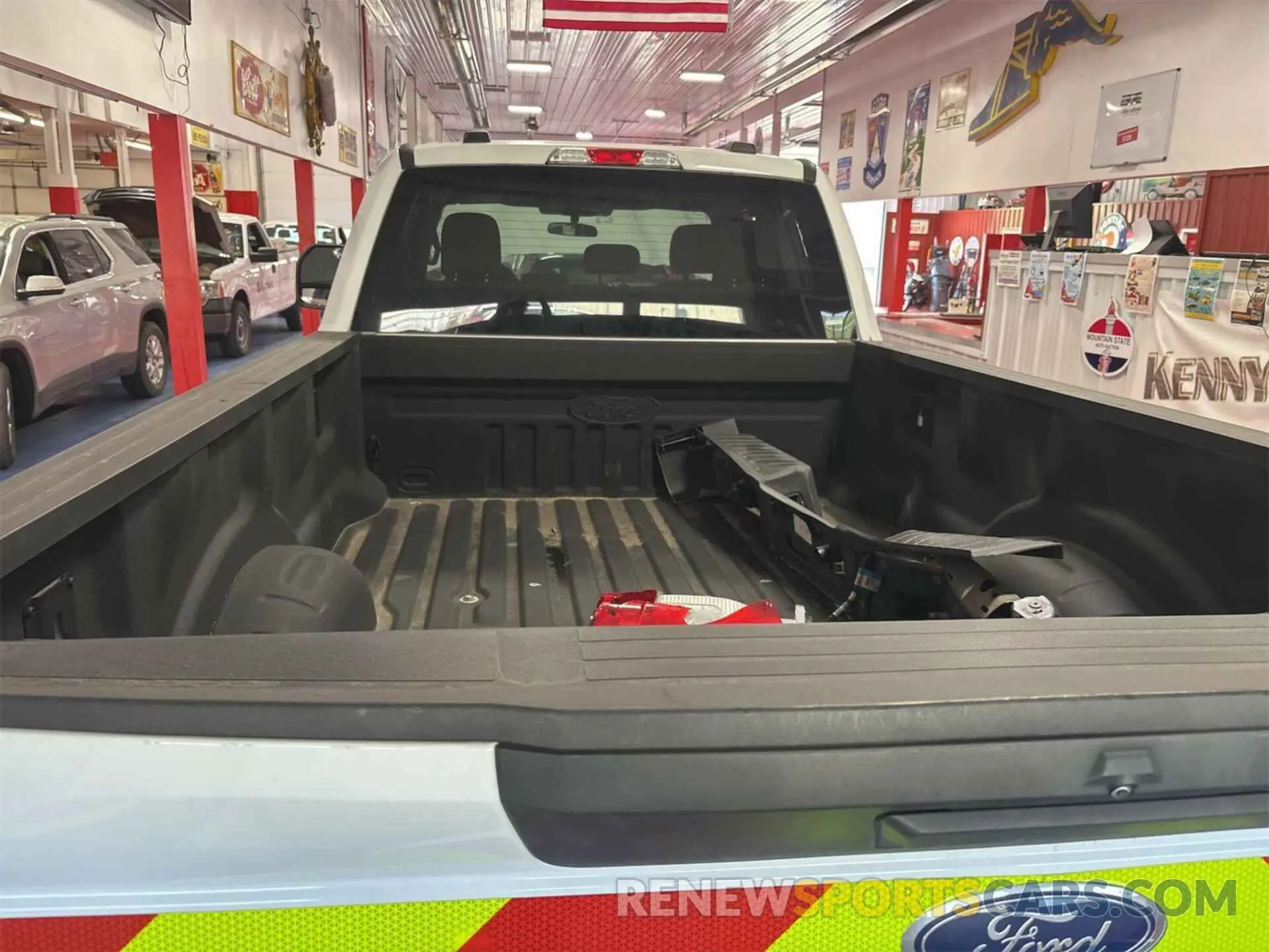 31 Photograph of a damaged car 1FT7X2BT2NEE43242 FORD F-250 2022