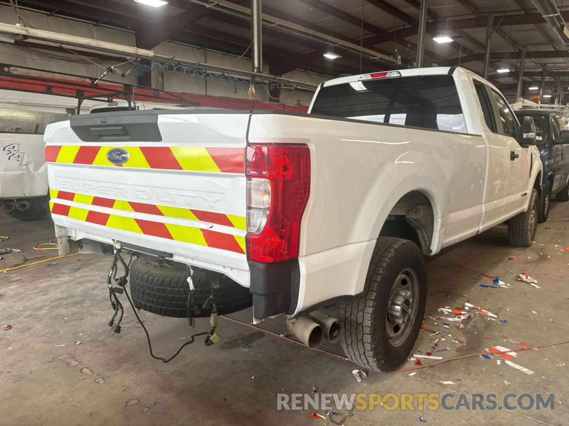 5 Photograph of a damaged car 1FT7X2BT2NEE43242 FORD F-250 2022