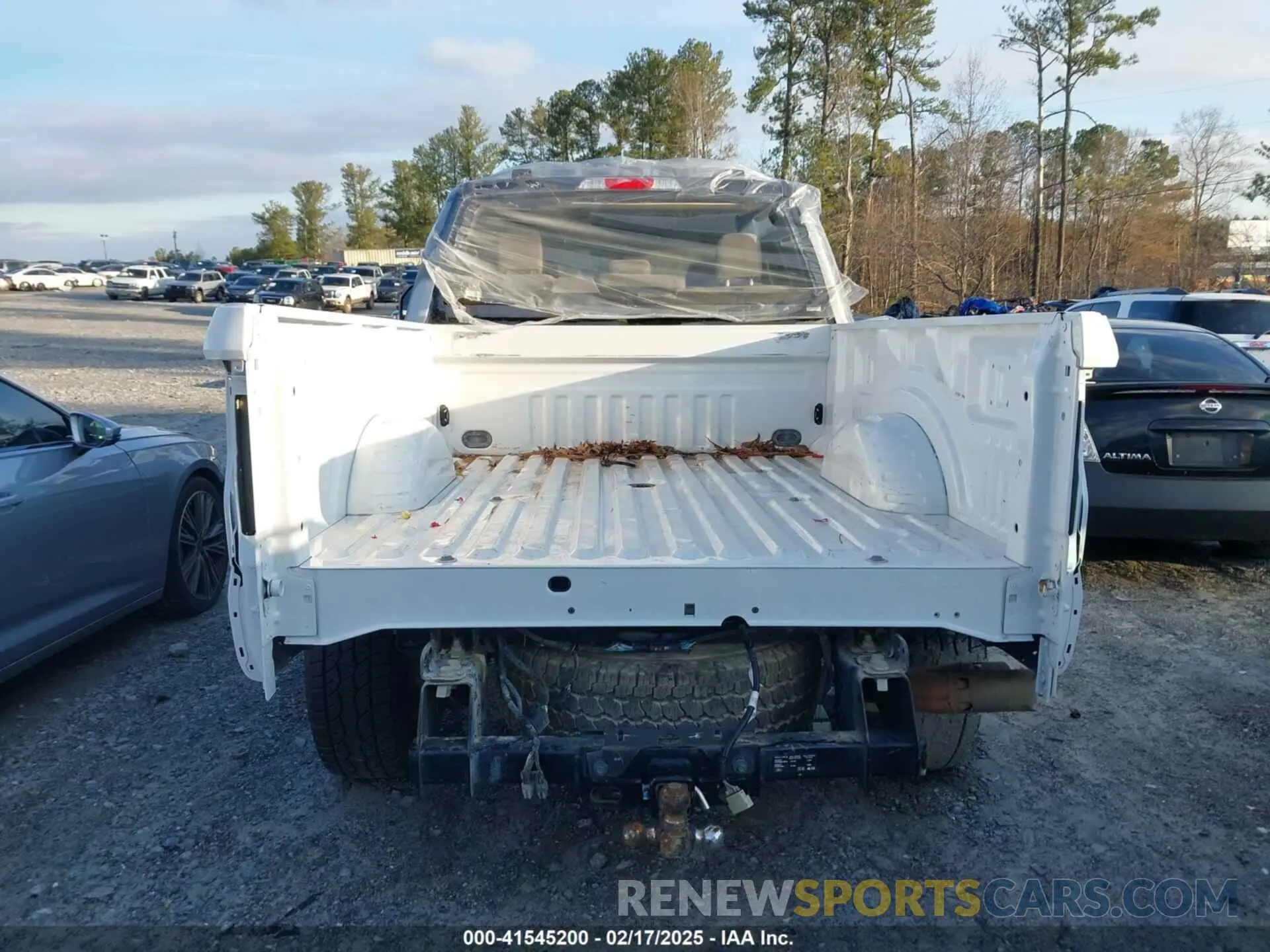 15 Photograph of a damaged car 1FT8W2BT0NED28694 FORD F-250 2022