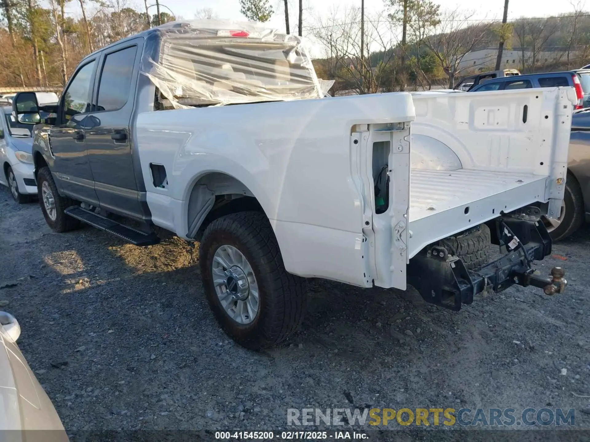 3 Photograph of a damaged car 1FT8W2BT0NED28694 FORD F-250 2022