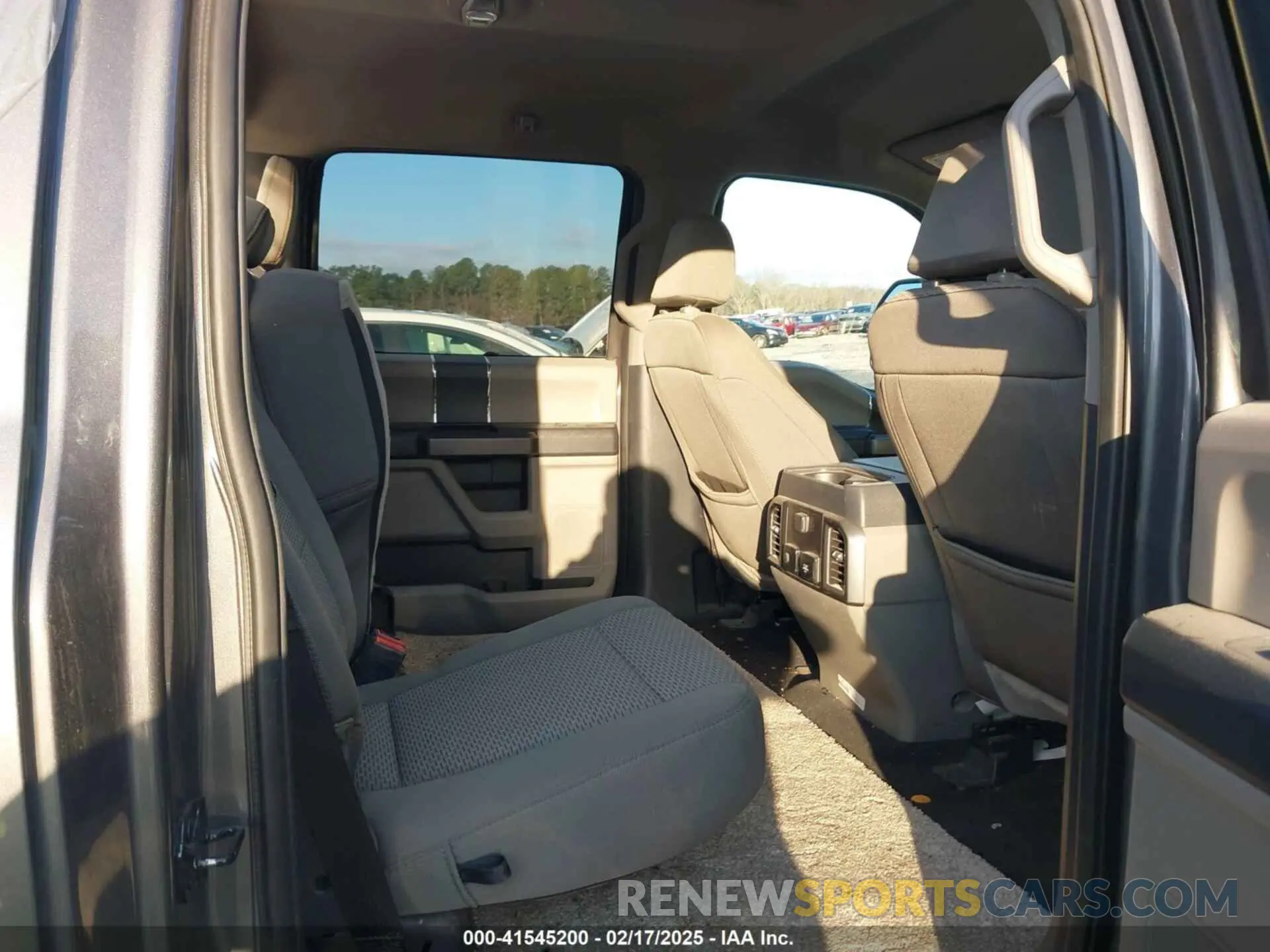 7 Photograph of a damaged car 1FT8W2BT0NED28694 FORD F-250 2022