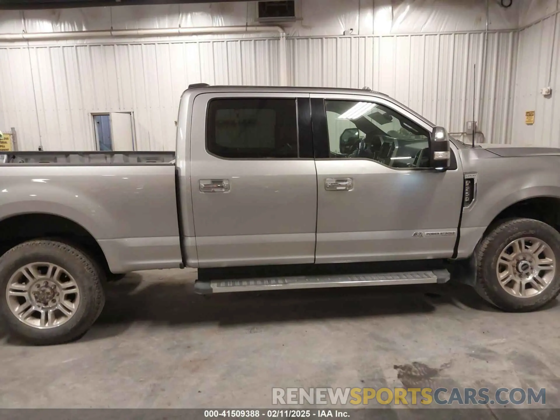 13 Photograph of a damaged car 1FT8W2BT1NED74499 FORD F-250 2022