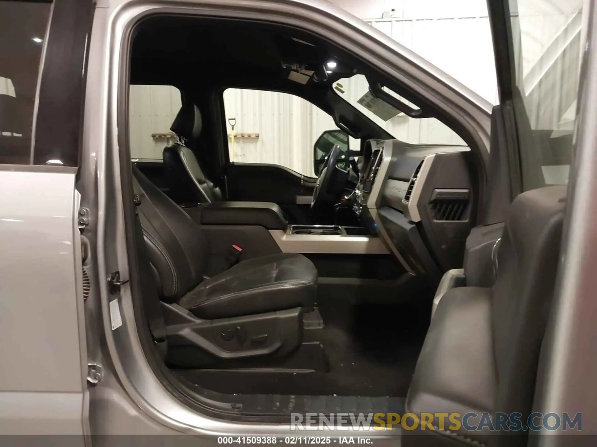 5 Photograph of a damaged car 1FT8W2BT1NED74499 FORD F-250 2022
