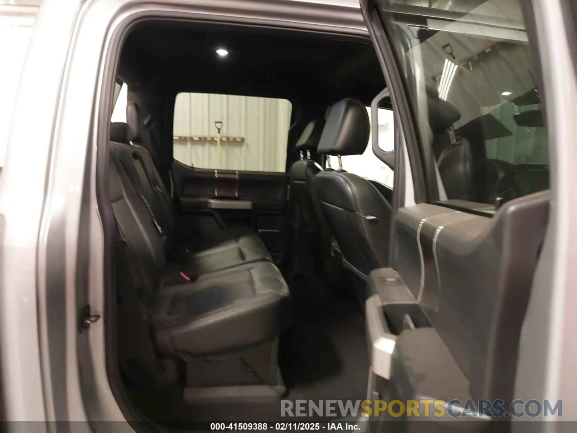 8 Photograph of a damaged car 1FT8W2BT1NED74499 FORD F-250 2022