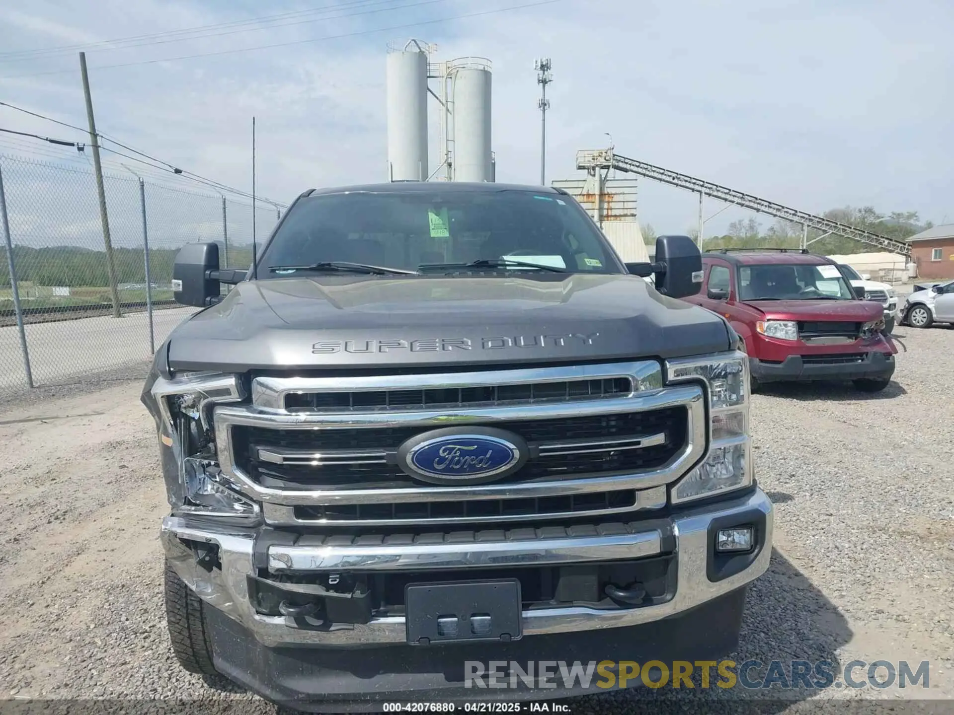 12 Photograph of a damaged car 1FT8W2BT1NEG21309 FORD F-250 2022