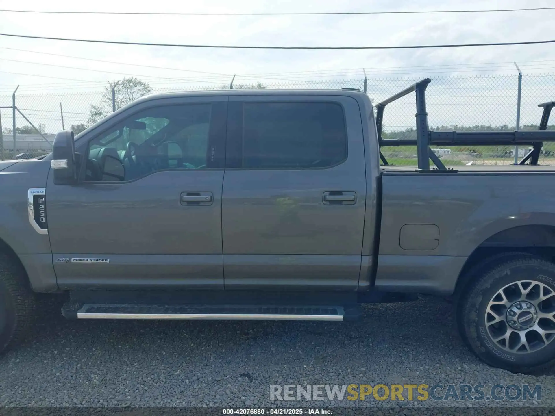 14 Photograph of a damaged car 1FT8W2BT1NEG21309 FORD F-250 2022