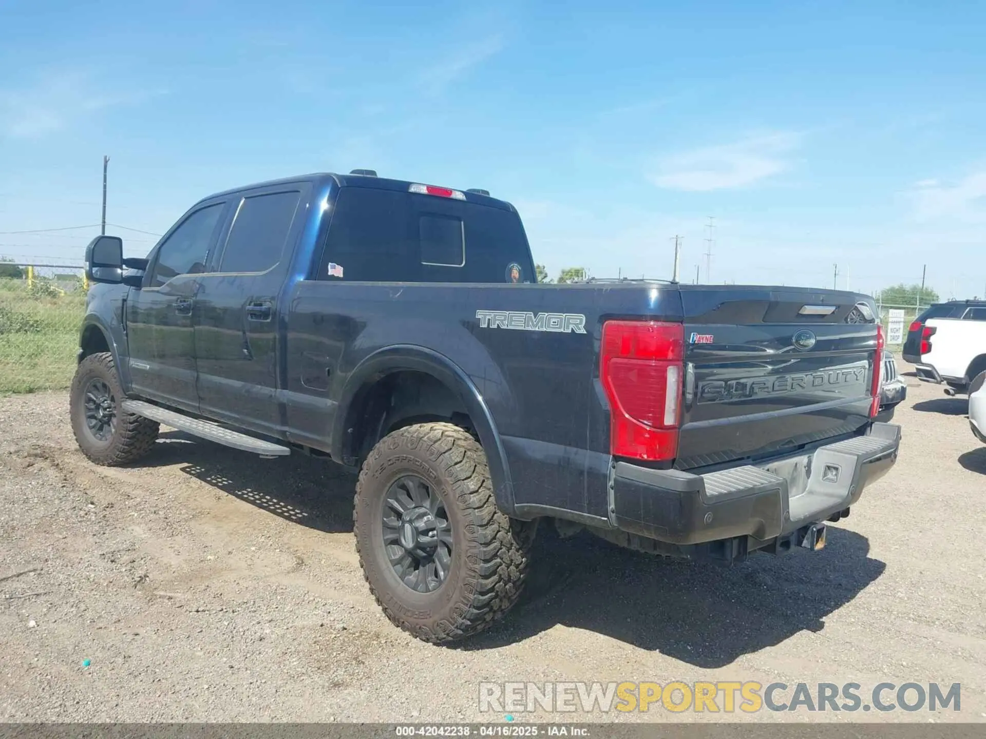 4 Photograph of a damaged car 1FT8W2BT2NEF24930 FORD F-250 2022