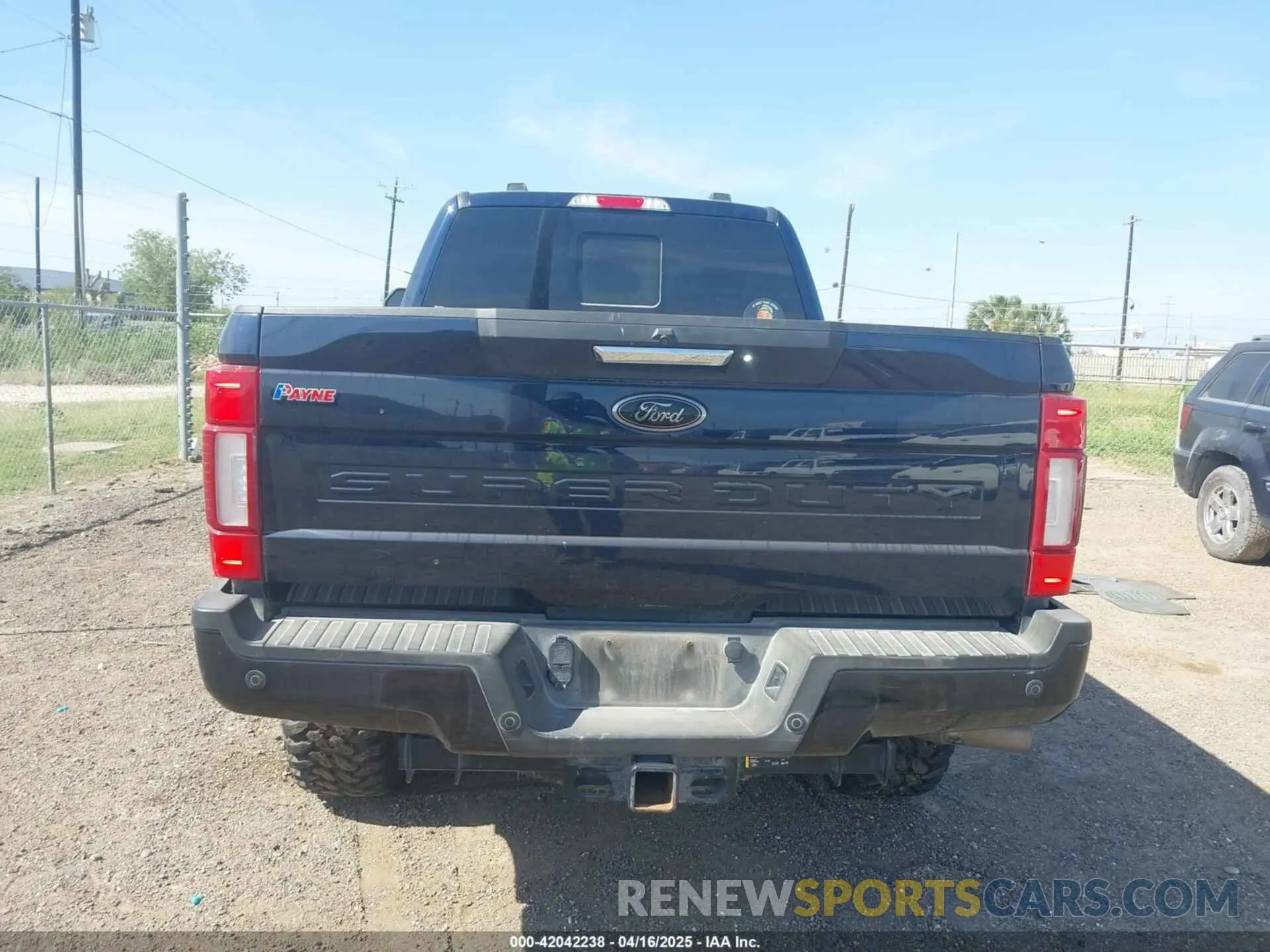 8 Photograph of a damaged car 1FT8W2BT2NEF24930 FORD F-250 2022