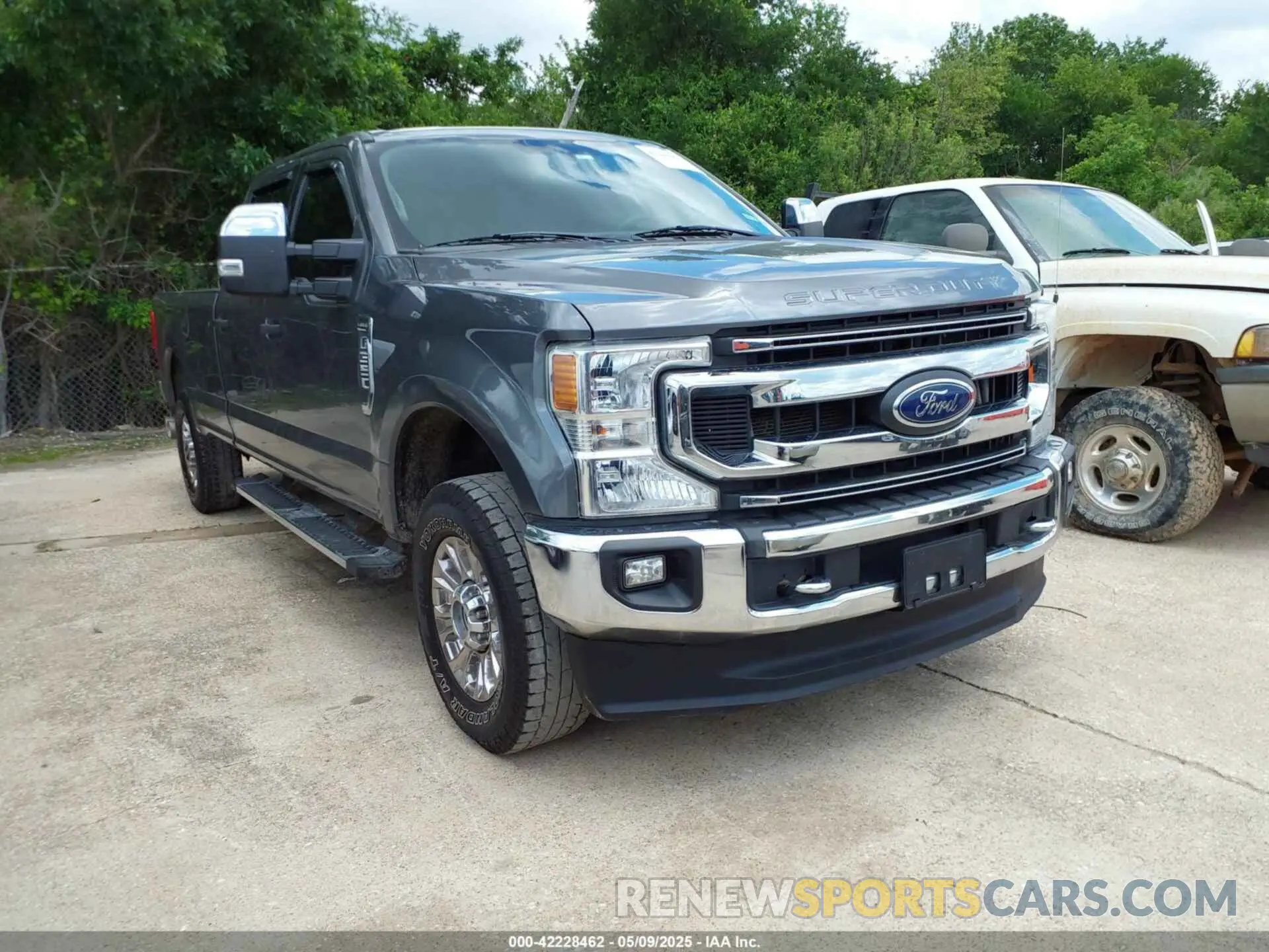 1 Photograph of a damaged car 1FT8W2BT5NEE37233 FORD F-250 2022