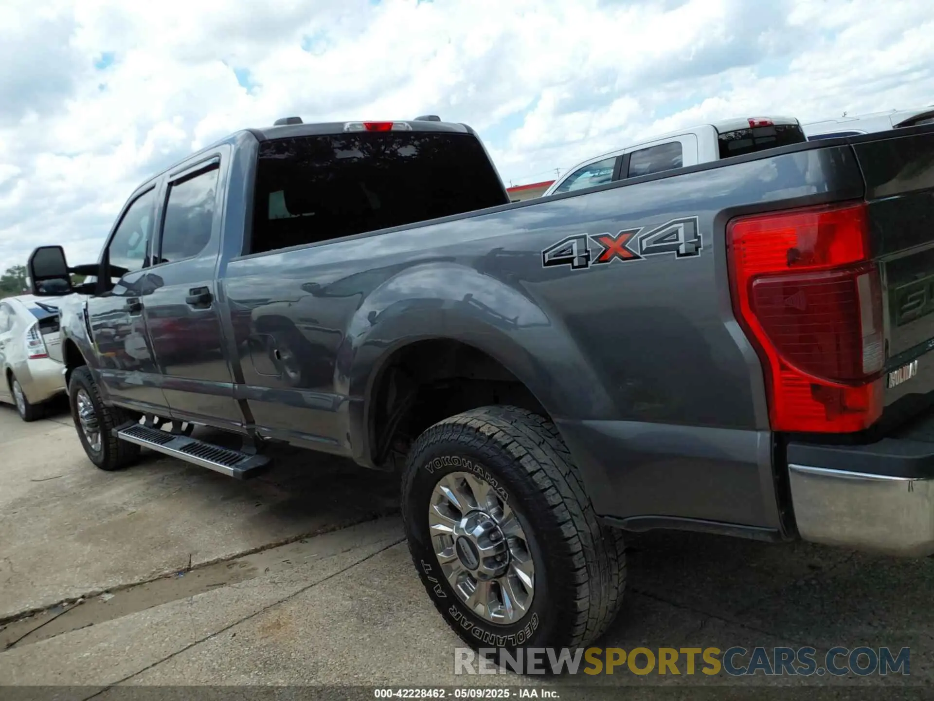 14 Photograph of a damaged car 1FT8W2BT5NEE37233 FORD F-250 2022