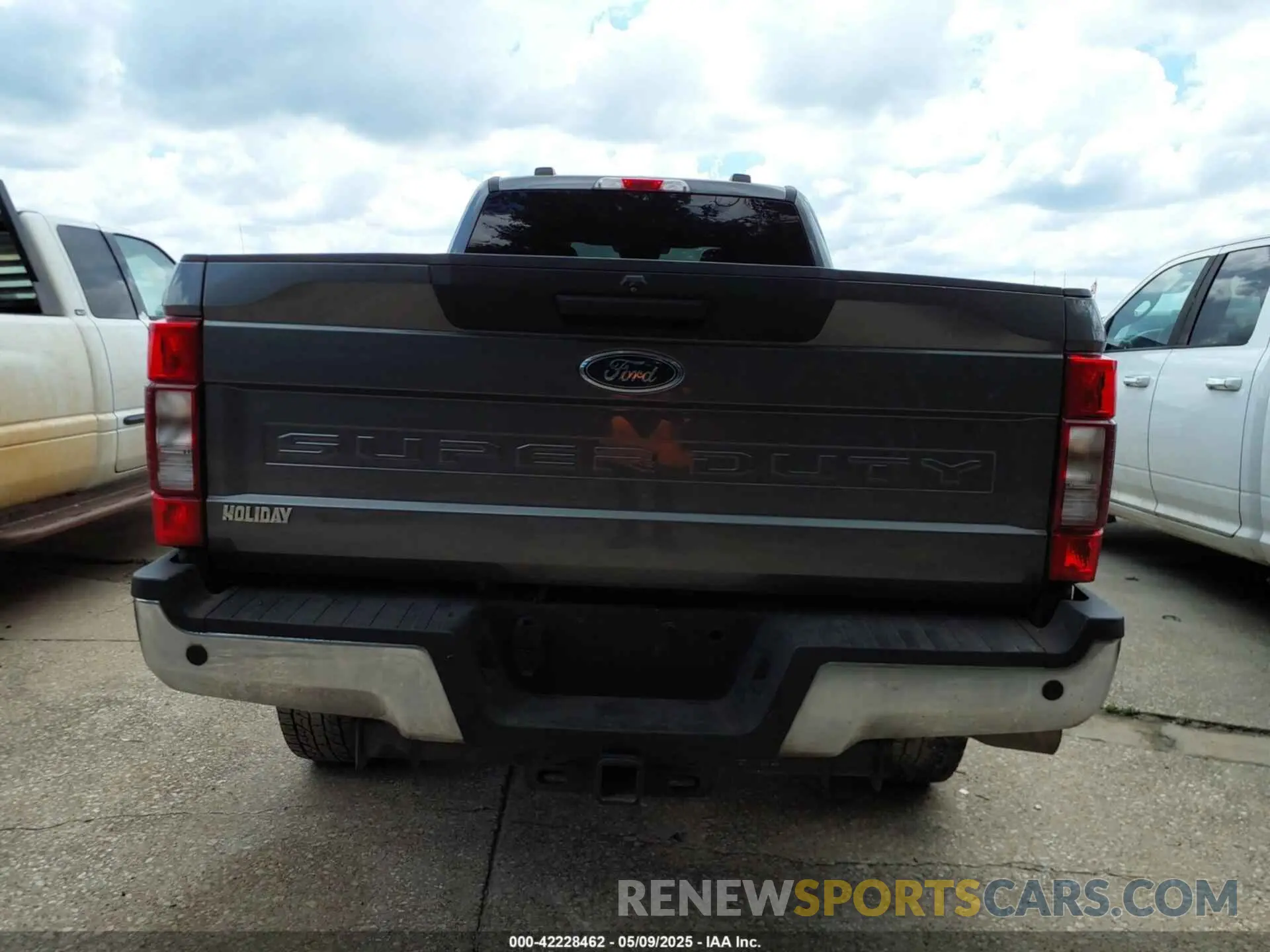 15 Photograph of a damaged car 1FT8W2BT5NEE37233 FORD F-250 2022
