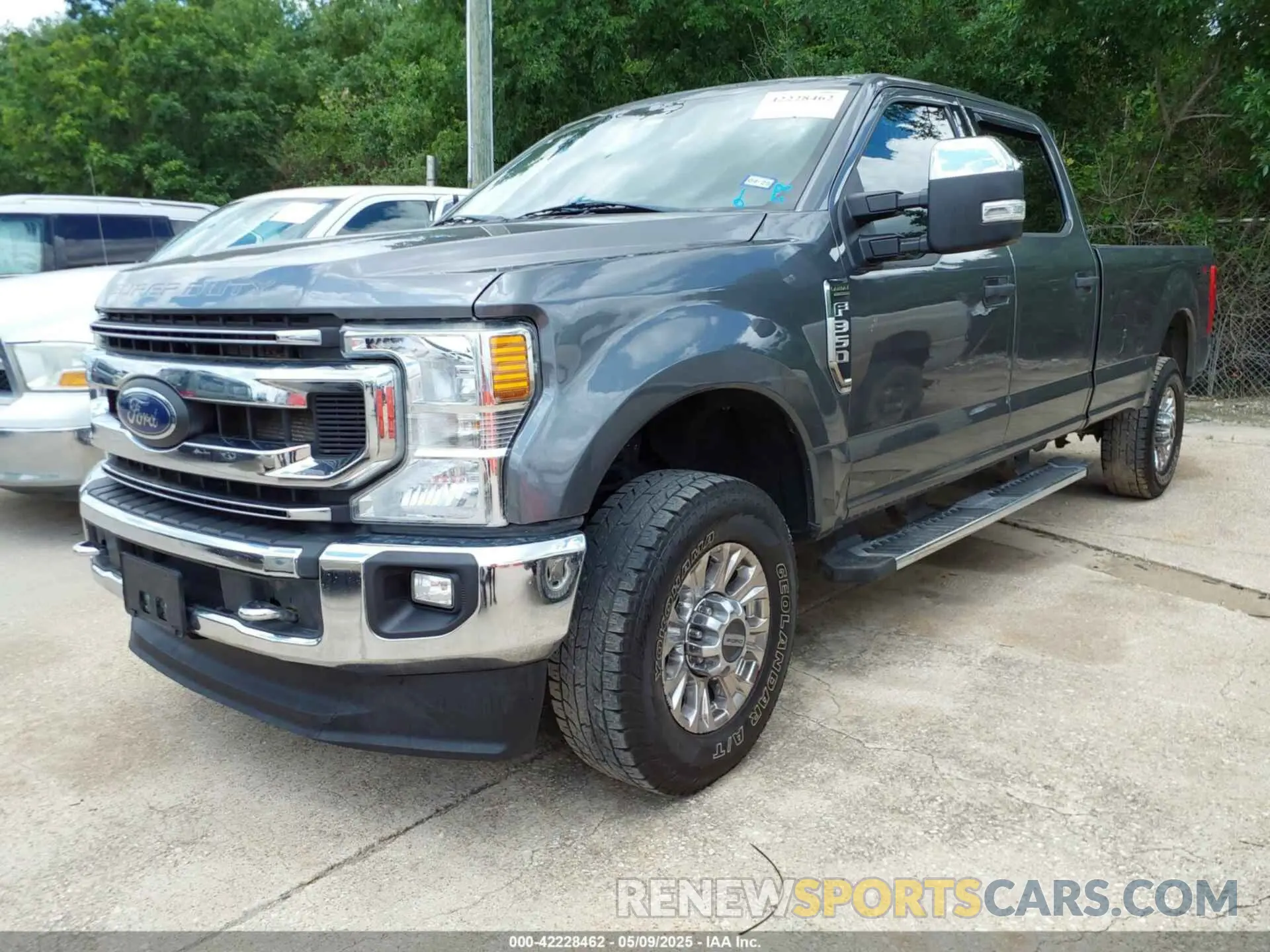 2 Photograph of a damaged car 1FT8W2BT5NEE37233 FORD F-250 2022