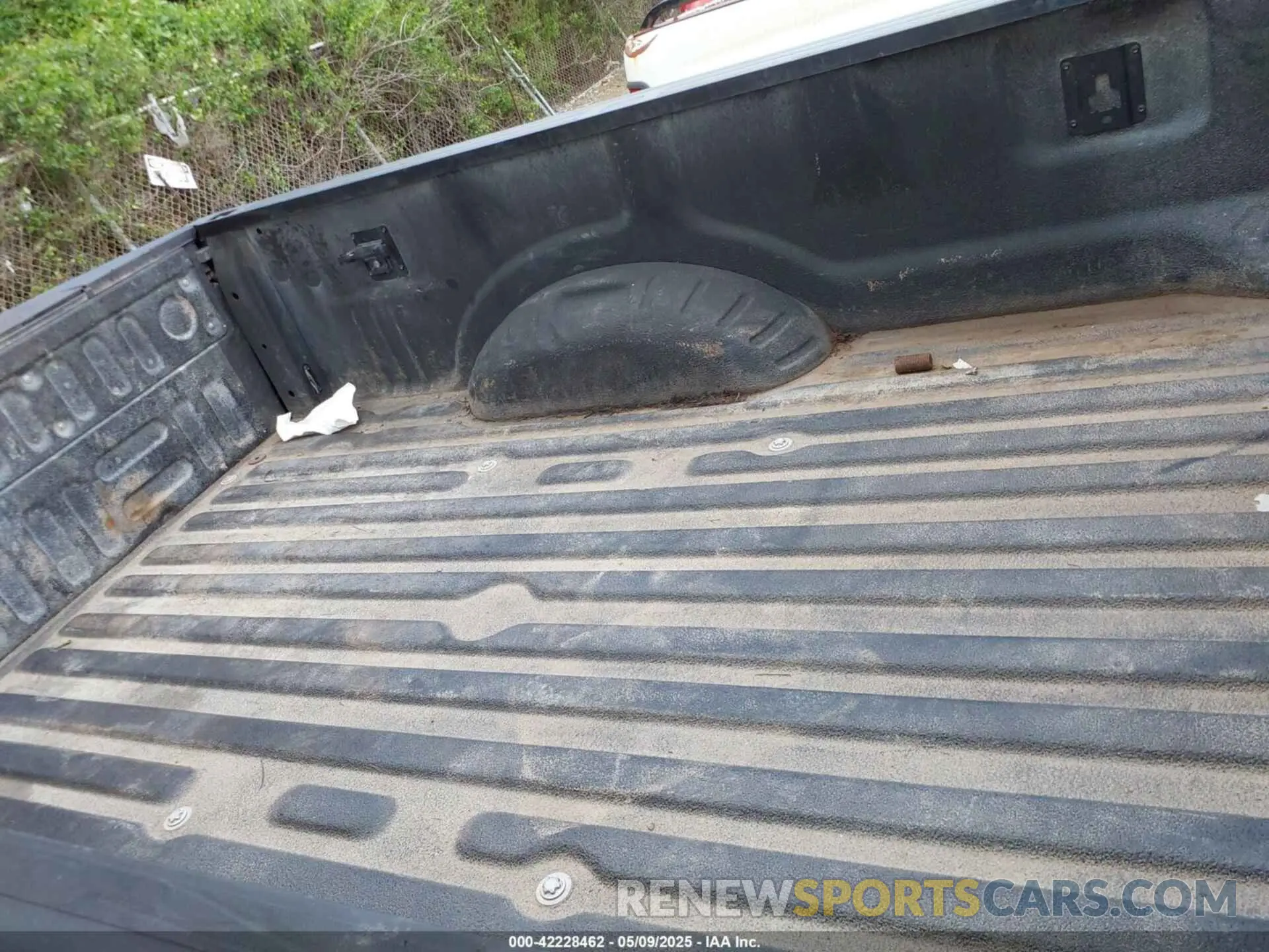 6 Photograph of a damaged car 1FT8W2BT5NEE37233 FORD F-250 2022