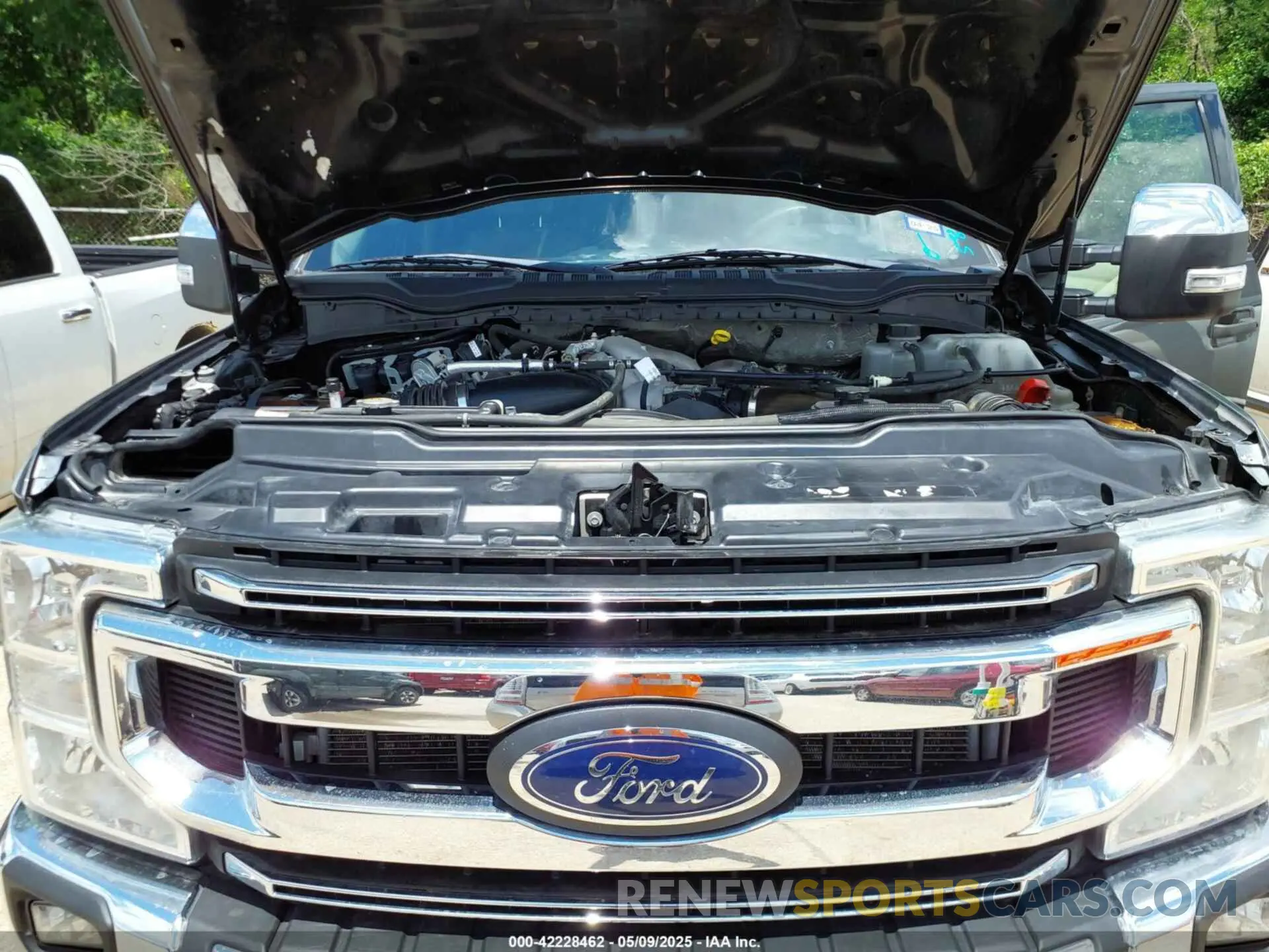 9 Photograph of a damaged car 1FT8W2BT5NEE37233 FORD F-250 2022