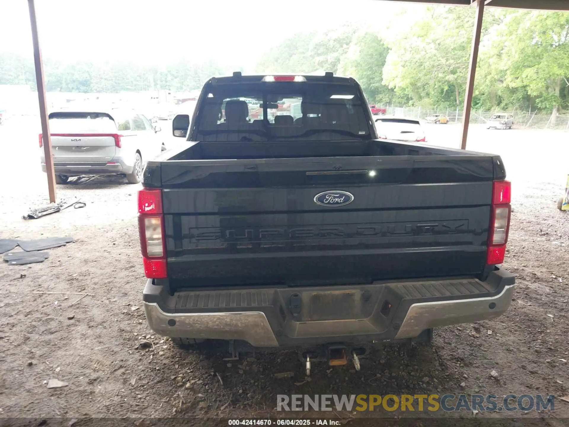 16 Photograph of a damaged car 1FT8W2BT9NED68644 FORD F-250 2022