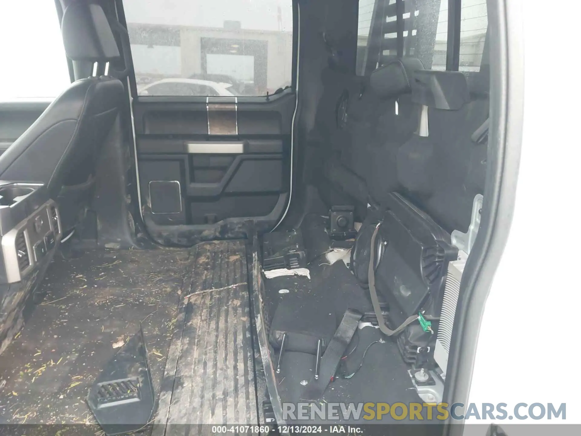 6 Photograph of a damaged car 1FT8W2BTXNEE65190 FORD F-250 2022