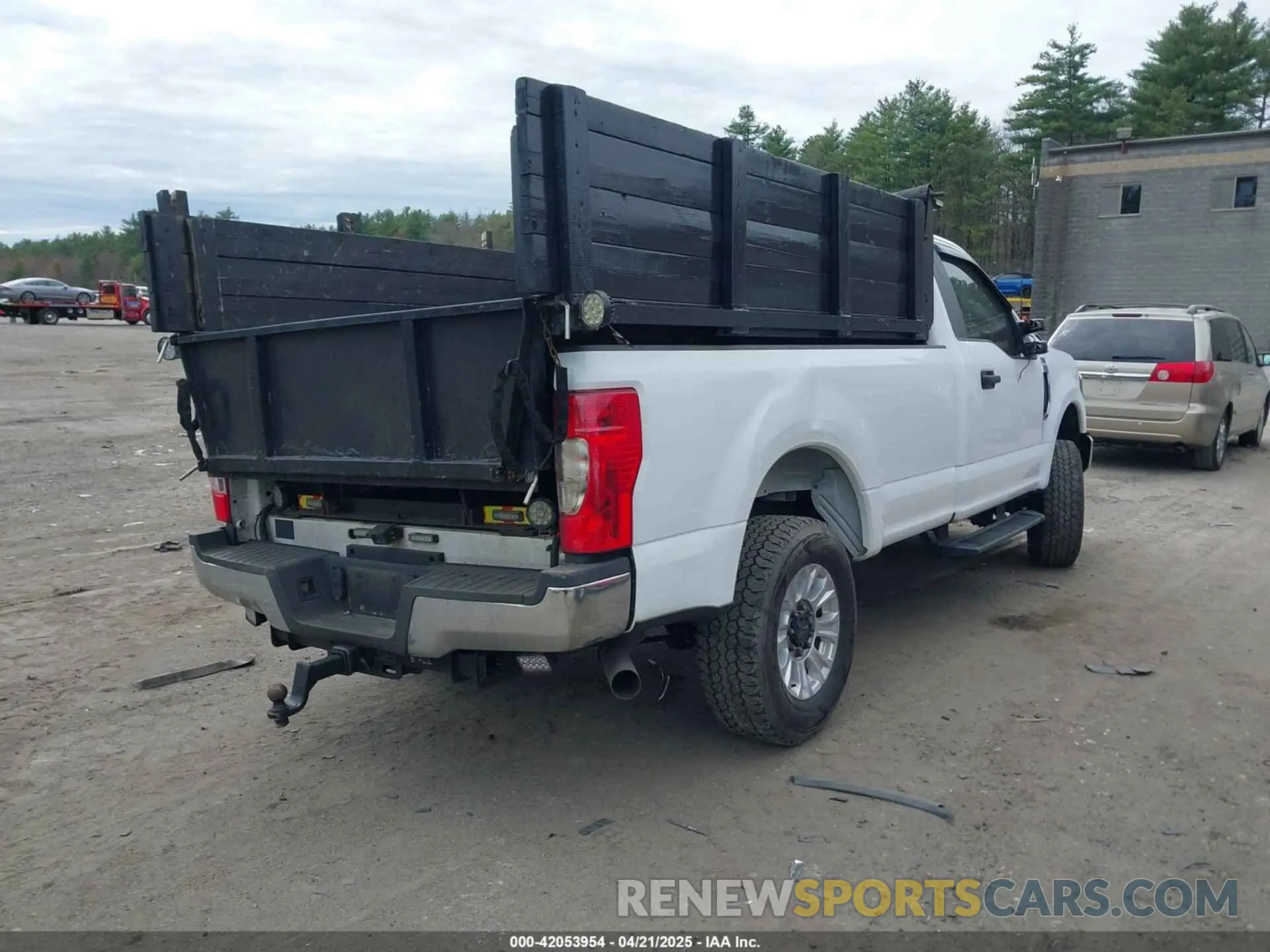 4 Photograph of a damaged car 1FTBF2B67NEE11698 FORD F-250 2022