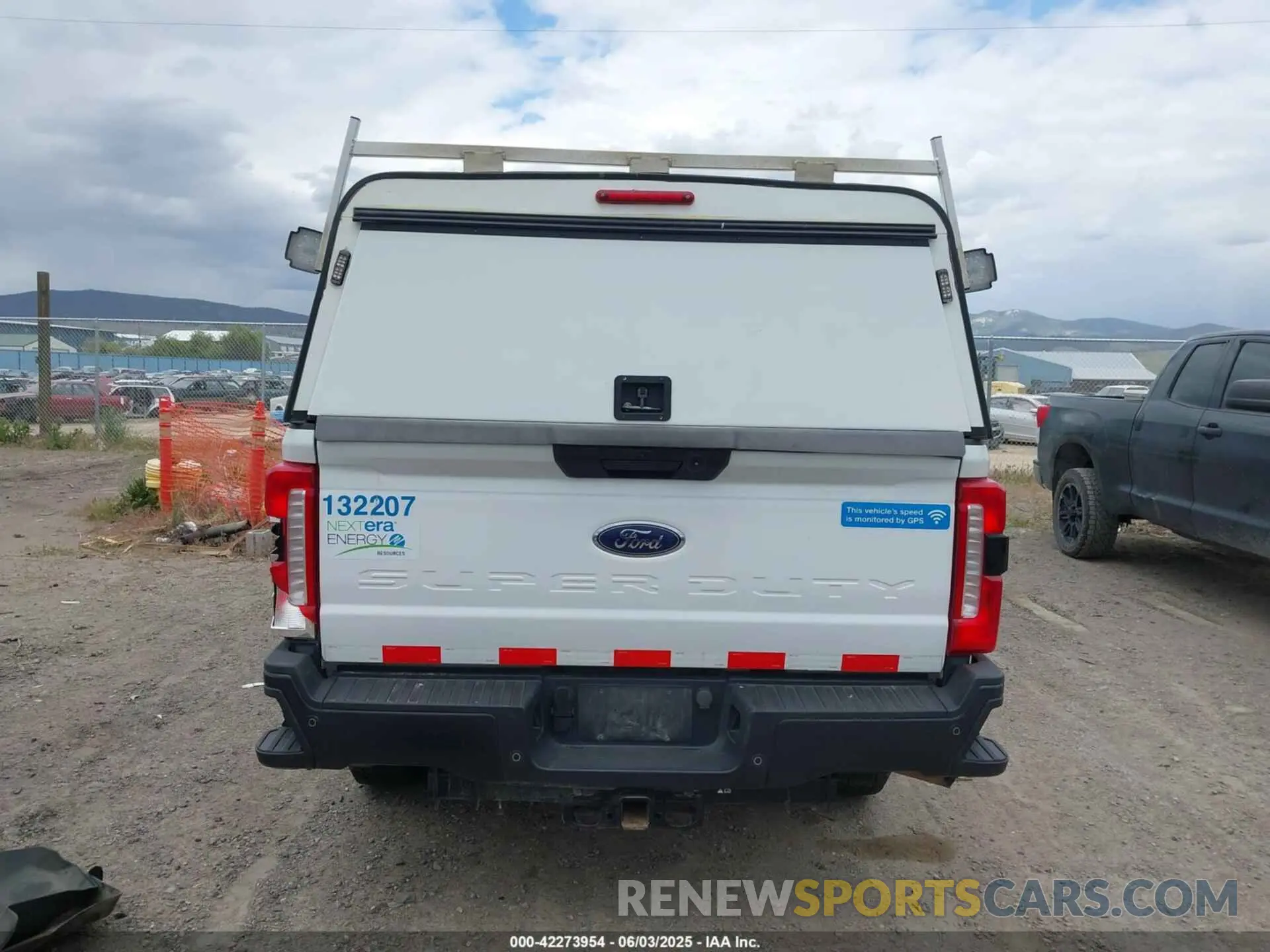 16 Photograph of a damaged car 1FT7W2BA8PEC09403 FORD F-250 2023